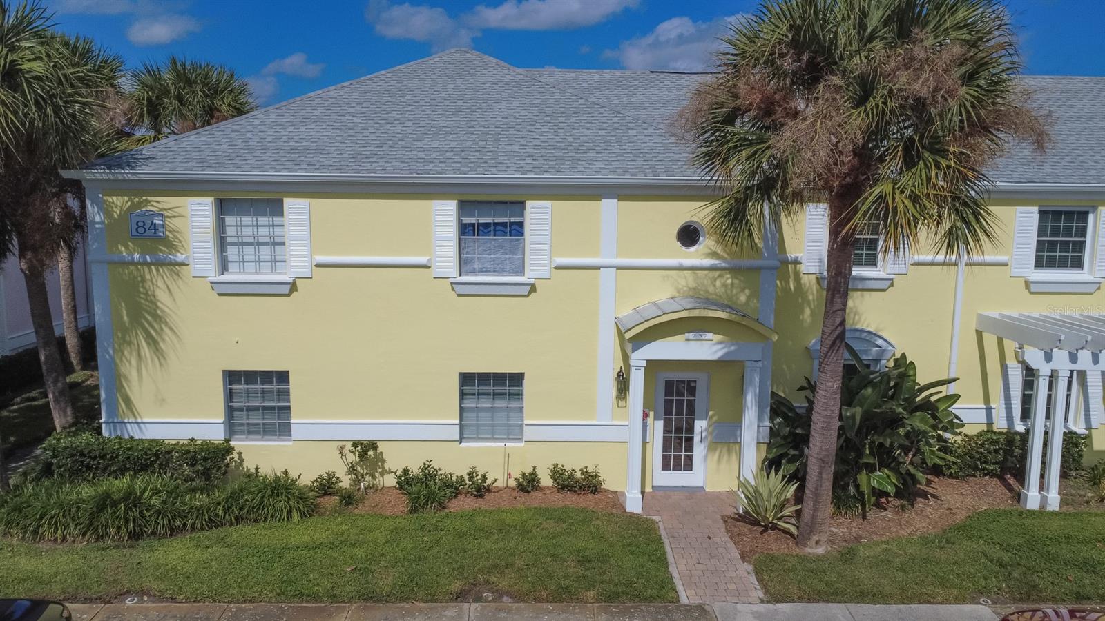 237 SEAHORSE DR SE #H Property Photo 1