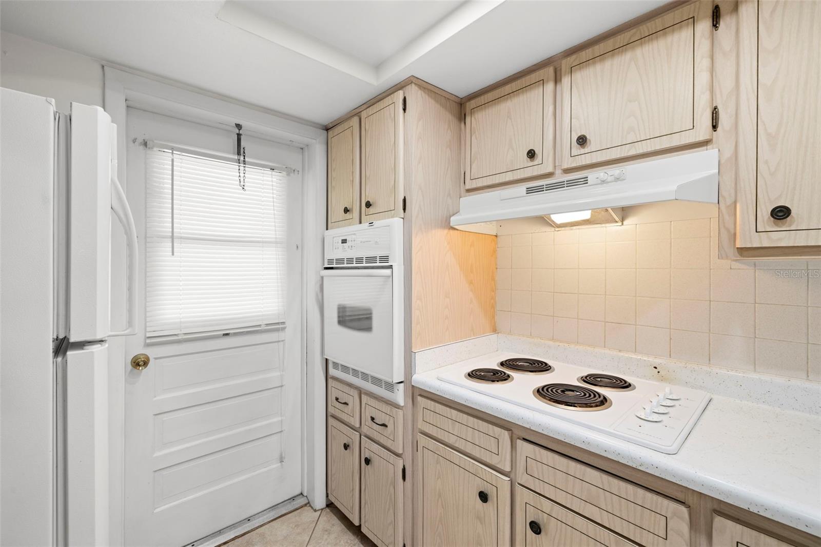 400 Glennes Ln #206 Property Photo 11