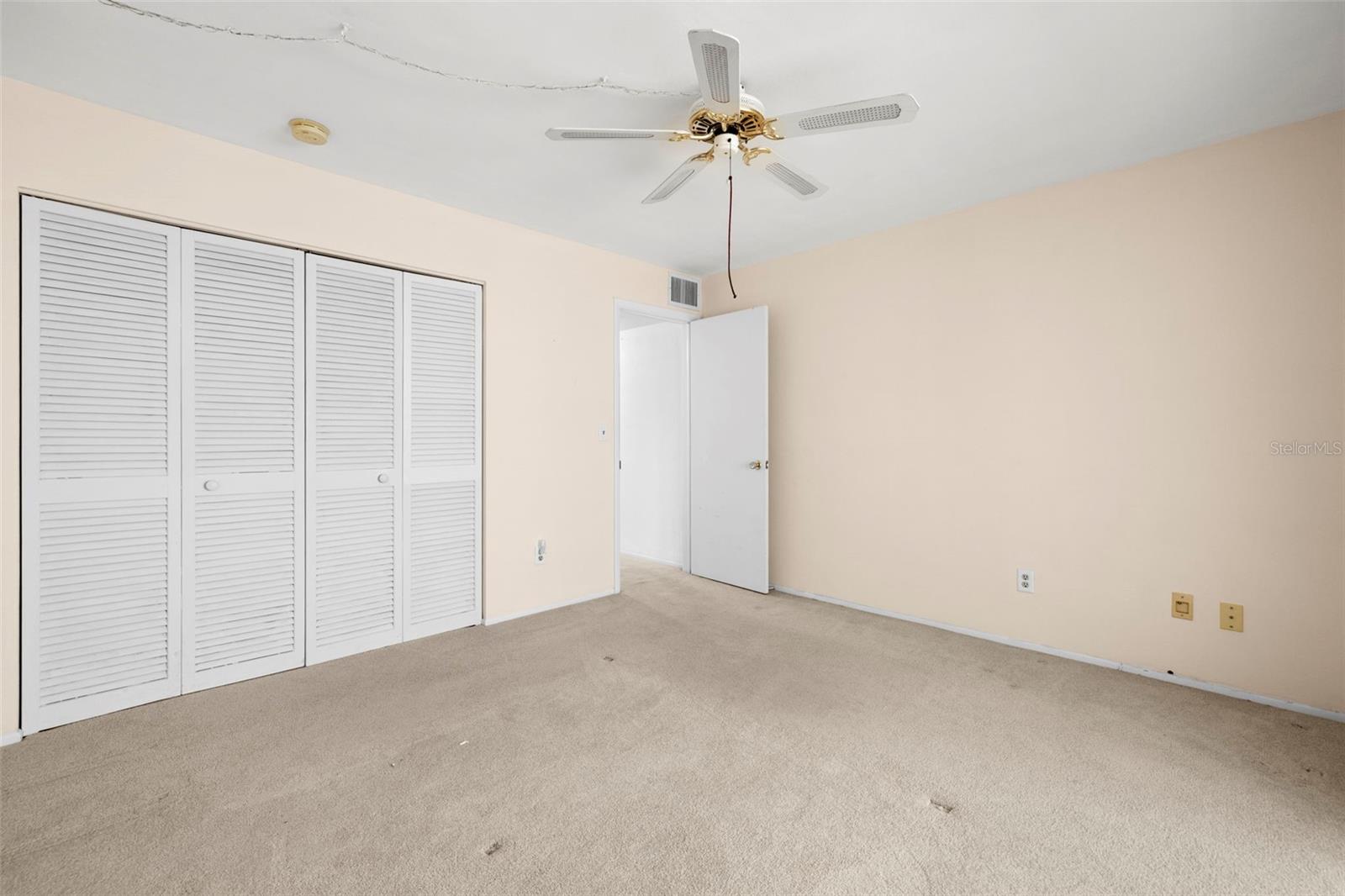 400 Glennes Ln #206 Property Photo 19
