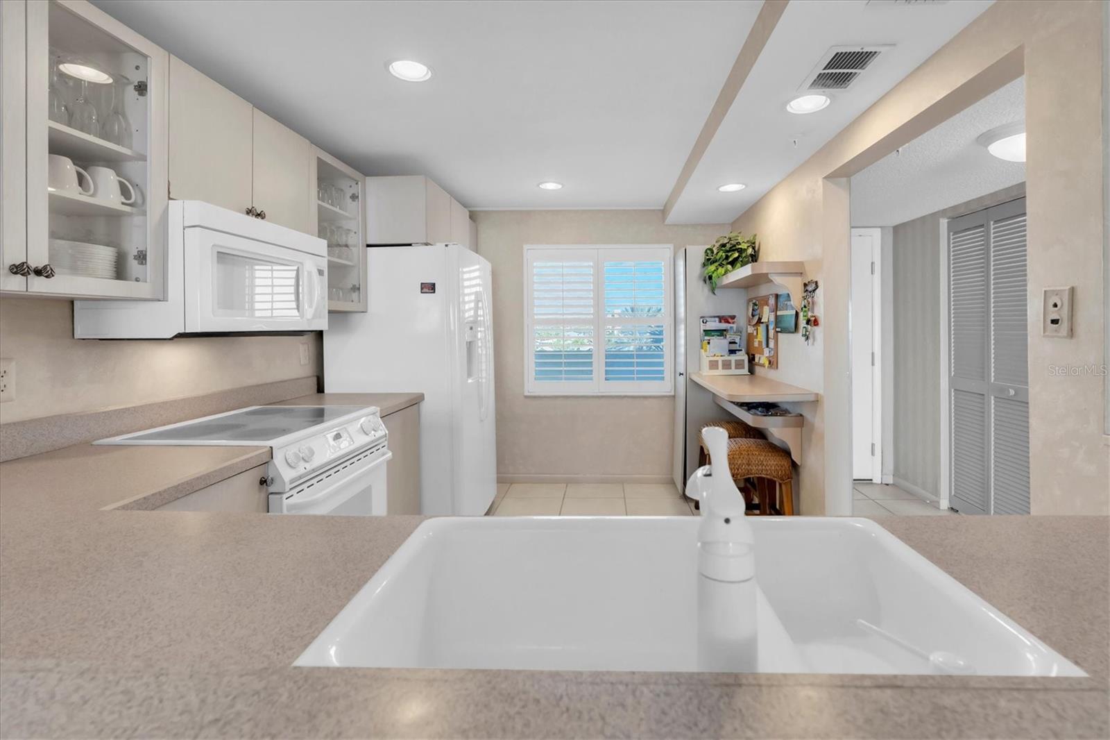 14950 Gulf Blvd #402 Property Photo 7