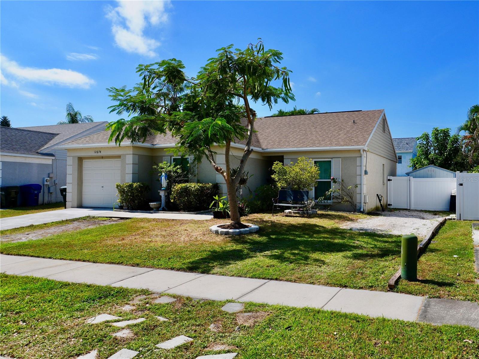 12674 Gorda Cir E Property Photo 3