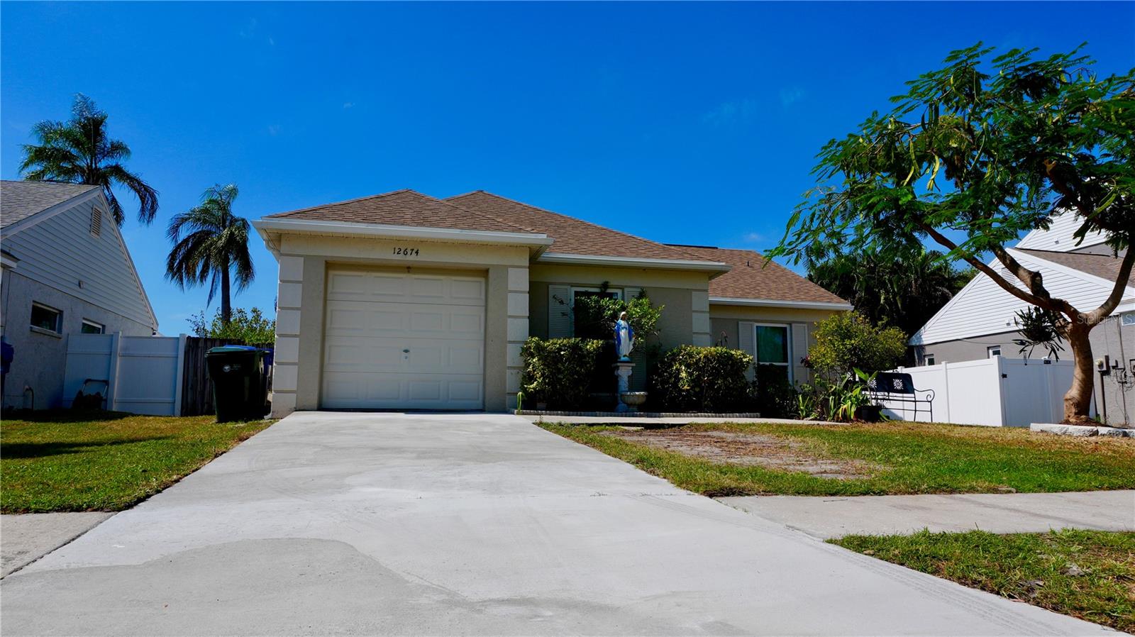 12674 Gorda Cir E Property Photo 5