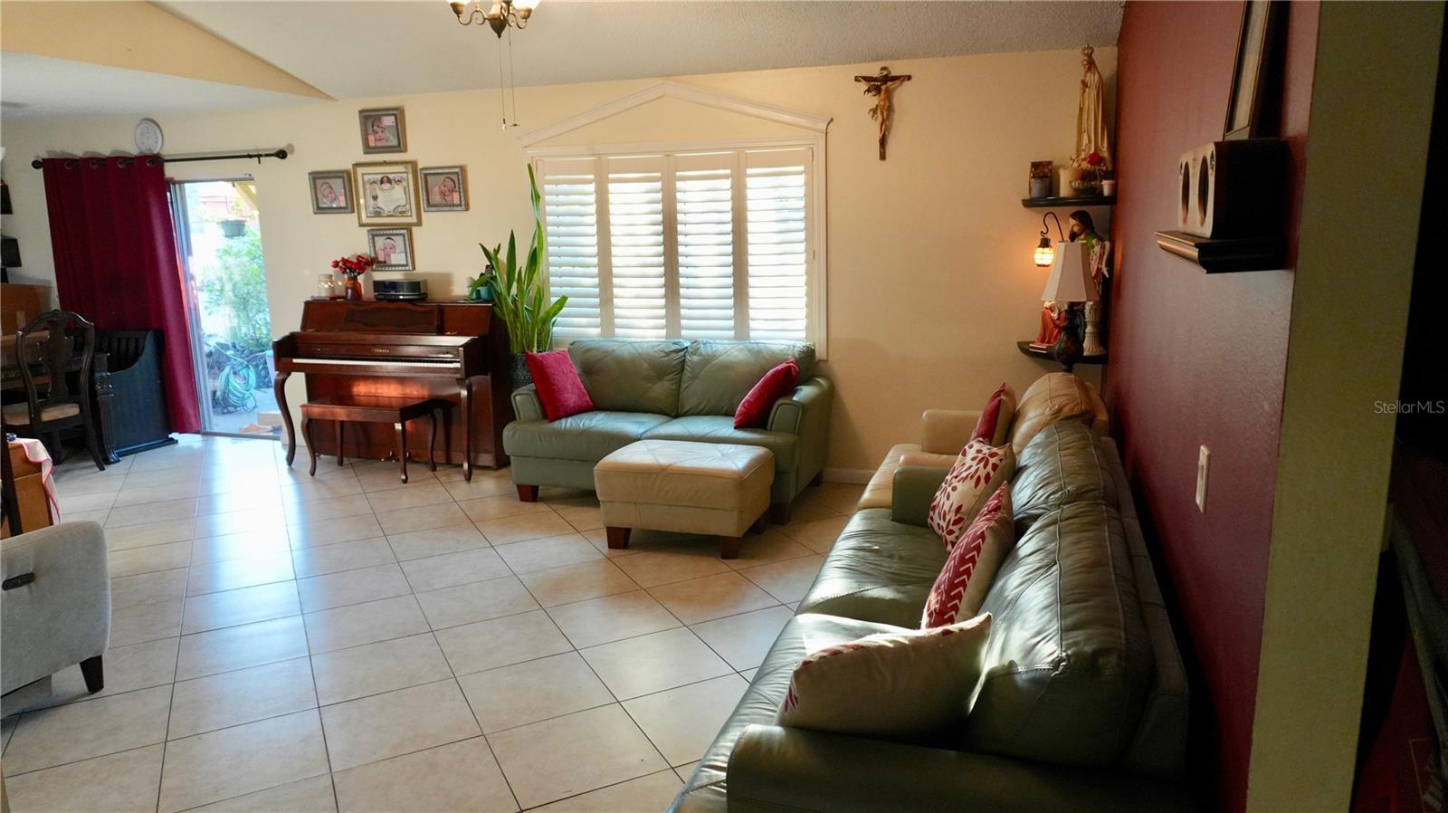 12674 Gorda Cir E Property Photo 9