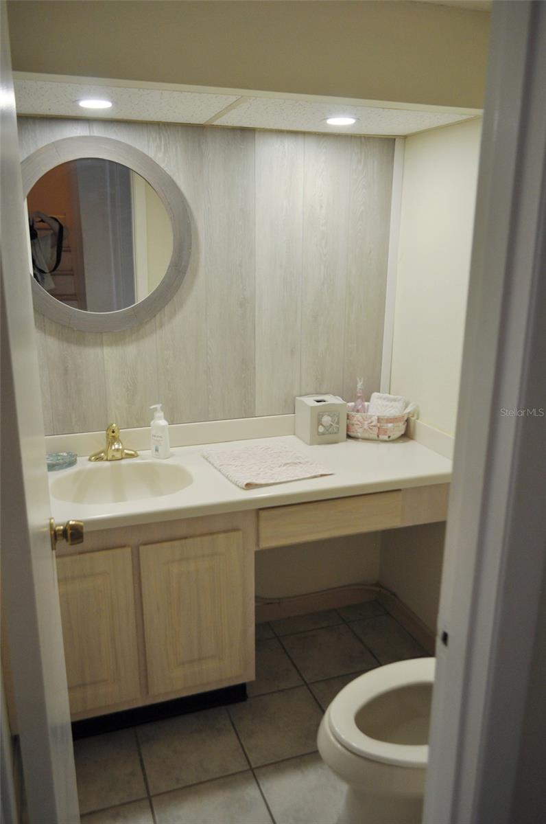 317 Rex Pl #g Property Photo 3