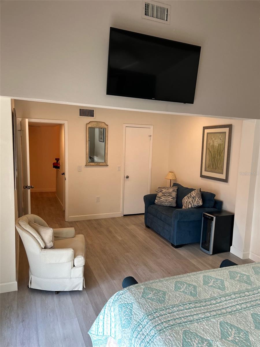 317 Rex Pl #g Property Photo 9