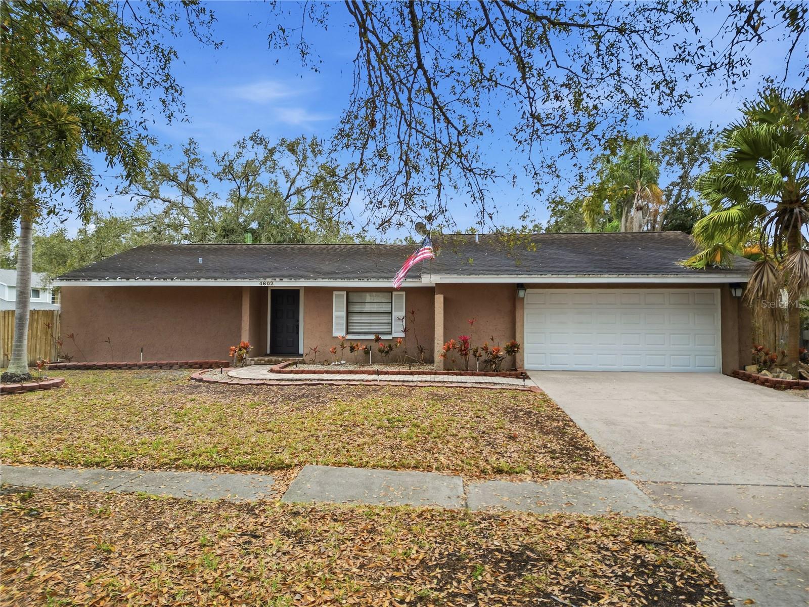 4602 Buckeye Rd Property Photo 1