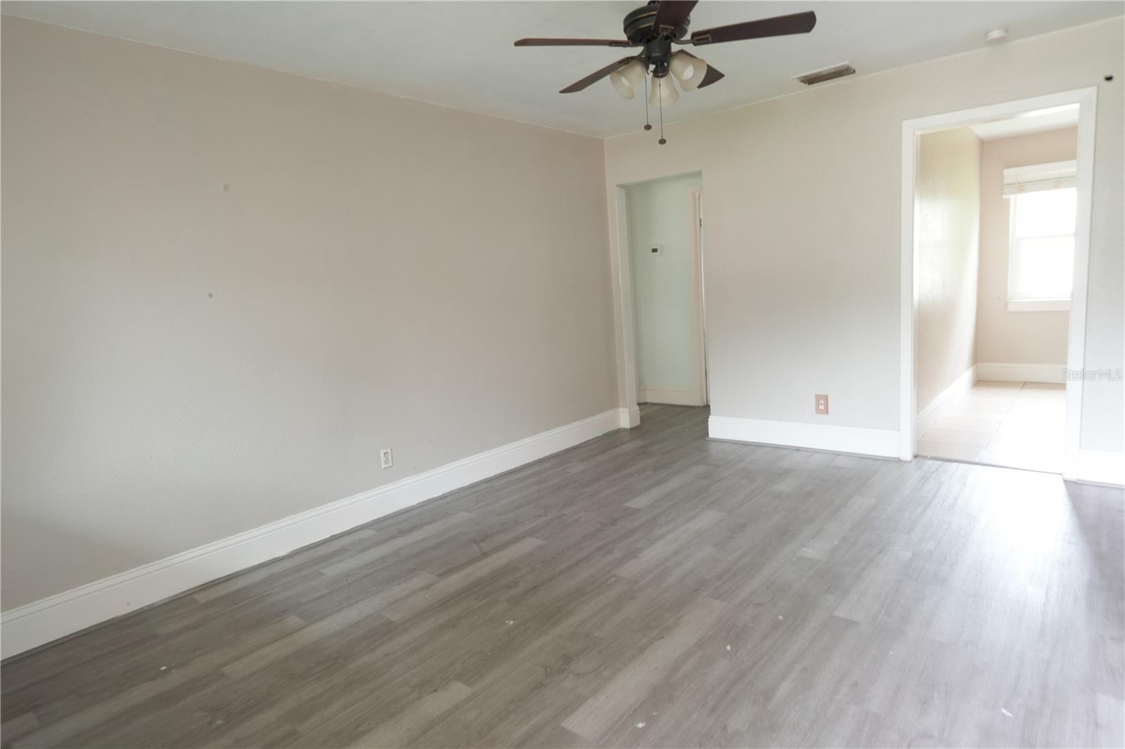 1217 Lambright St Property Photo 3