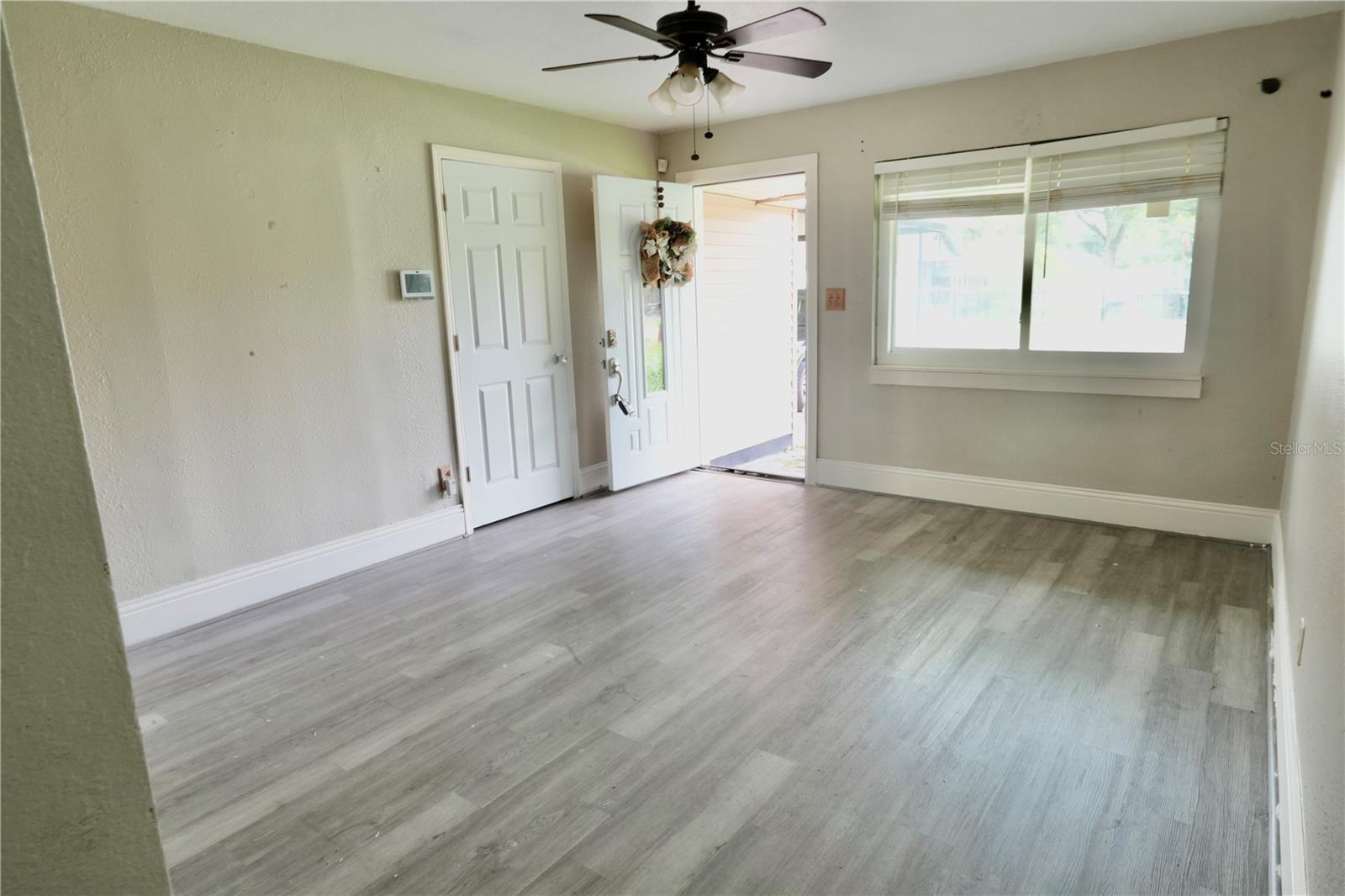 1217 Lambright St Property Photo 4