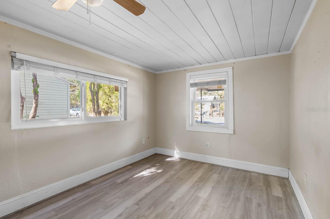 1217 Lambright St Property Photo 10