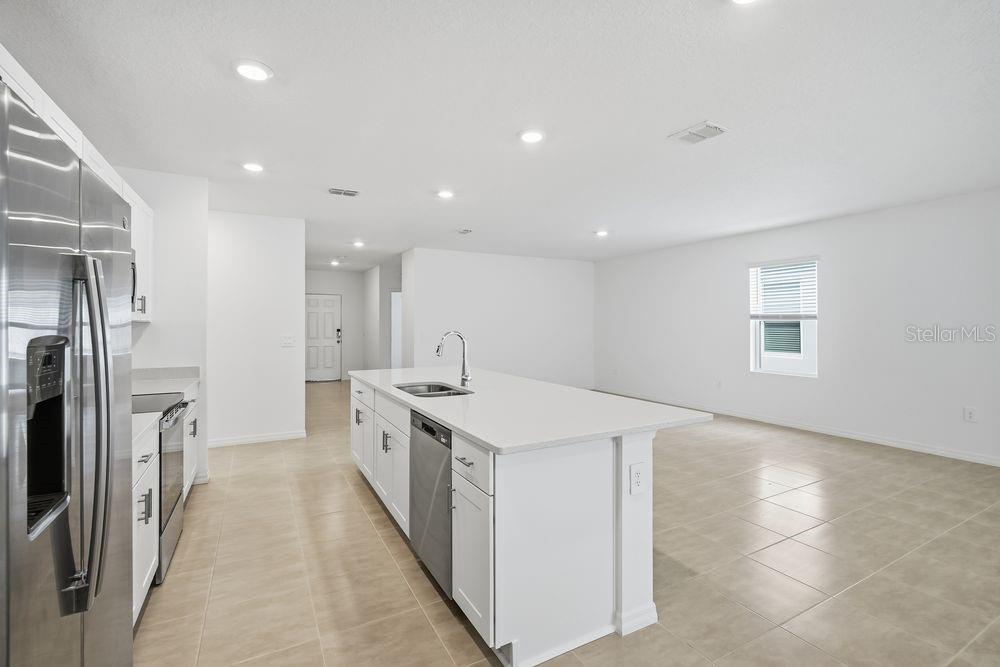 13520 Tropical Breeze Way Property Photo 3