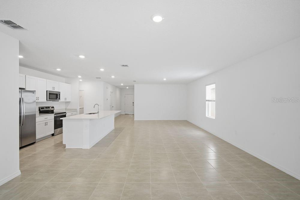 13520 Tropical Breeze Way Property Photo 6