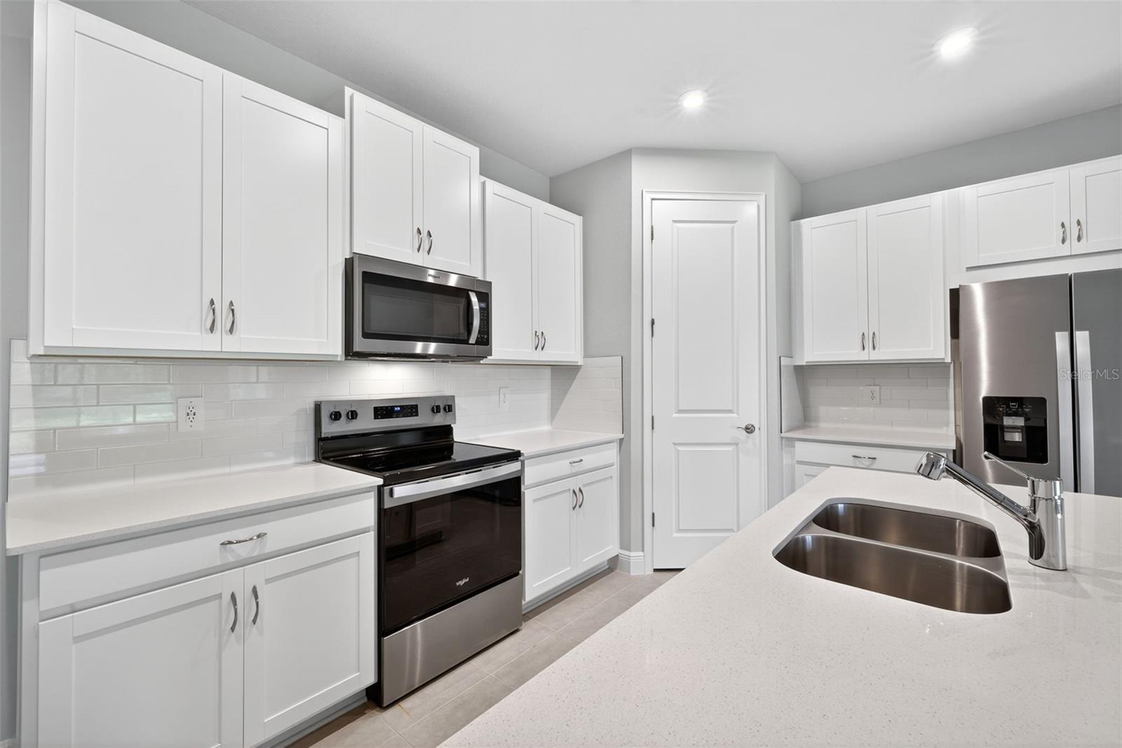 12341 49th St E Property Photo 6