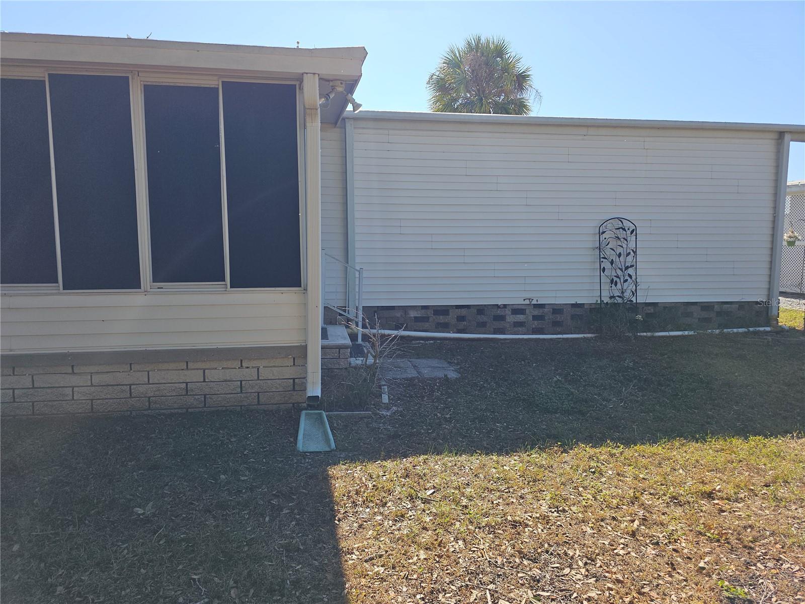 101 Dolphin Dr N Property Photo 6