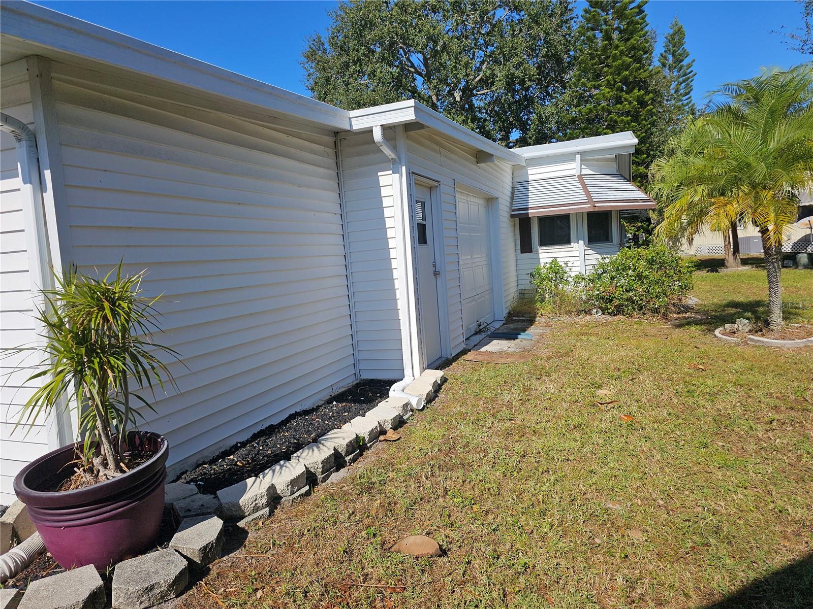 101 Dolphin Dr N Property Photo 8