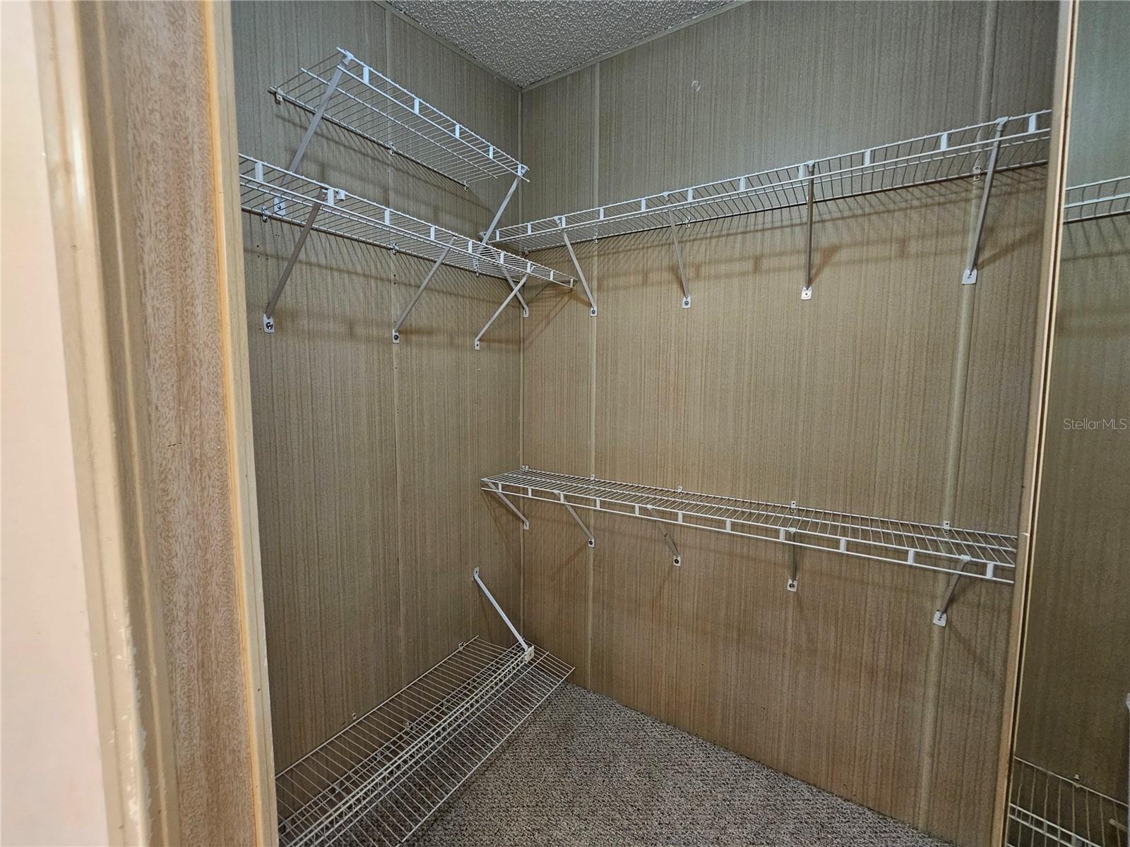 101 Dolphin Dr N Property Photo 23