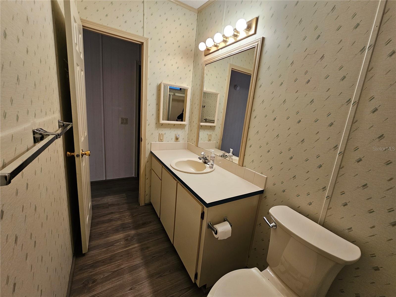 101 Dolphin Dr N Property Photo 25