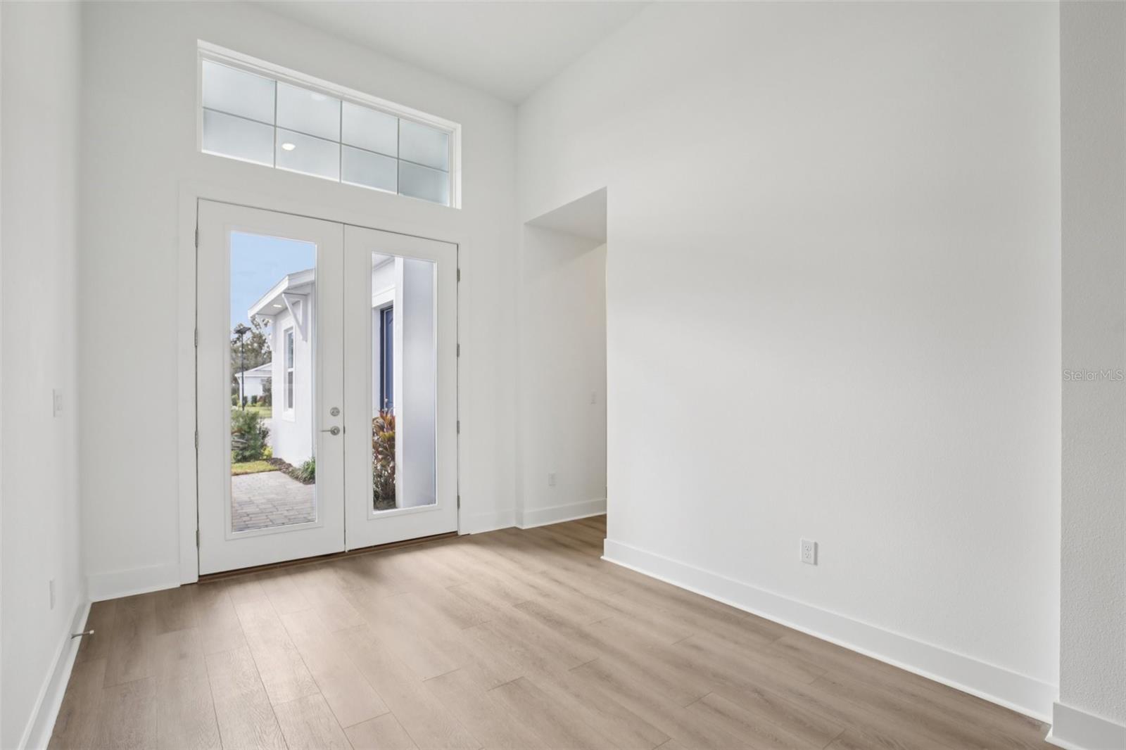 8218 Golden Beach Ct Property Photo 2