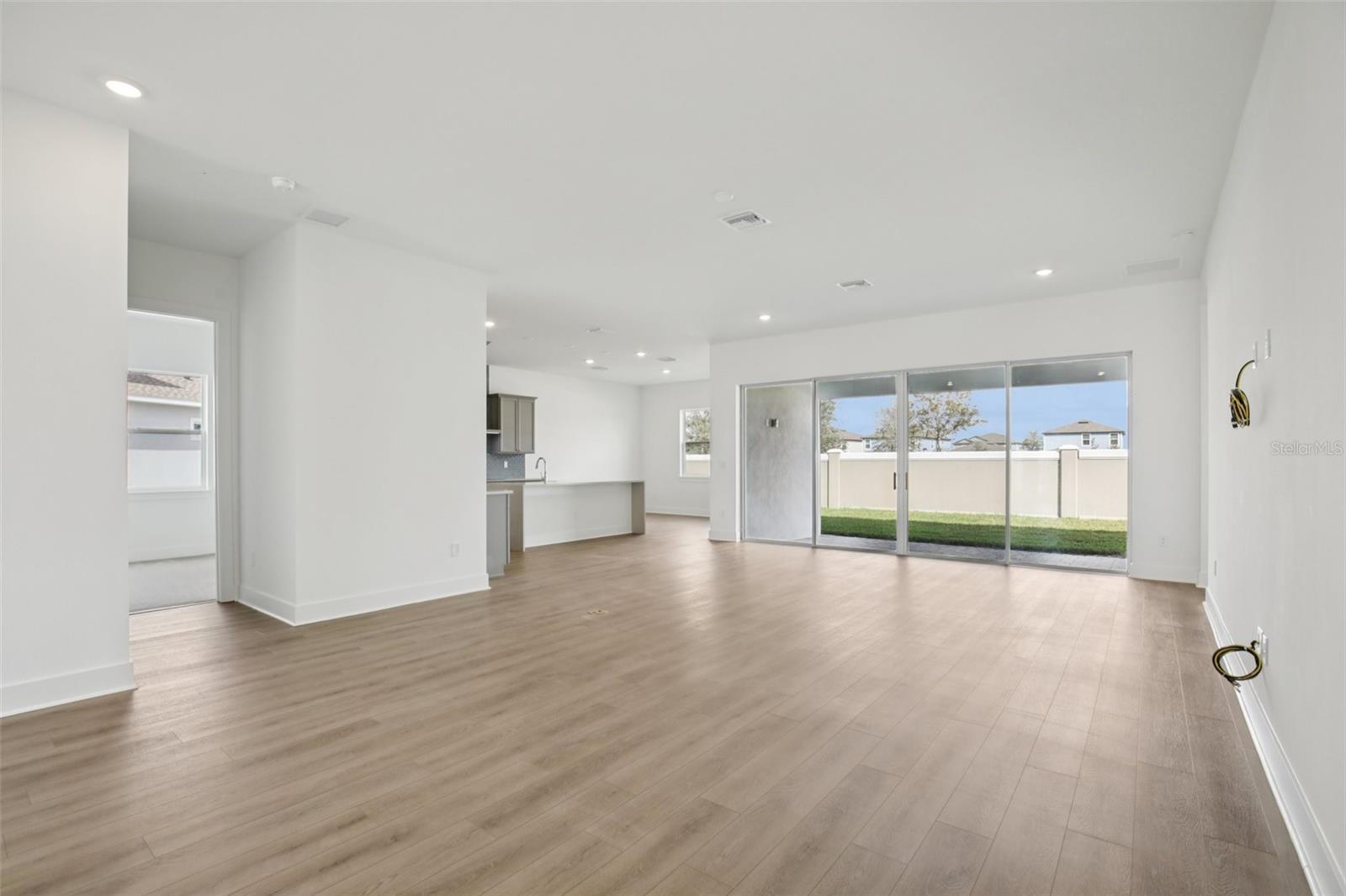 8218 Golden Beach Ct Property Photo 5