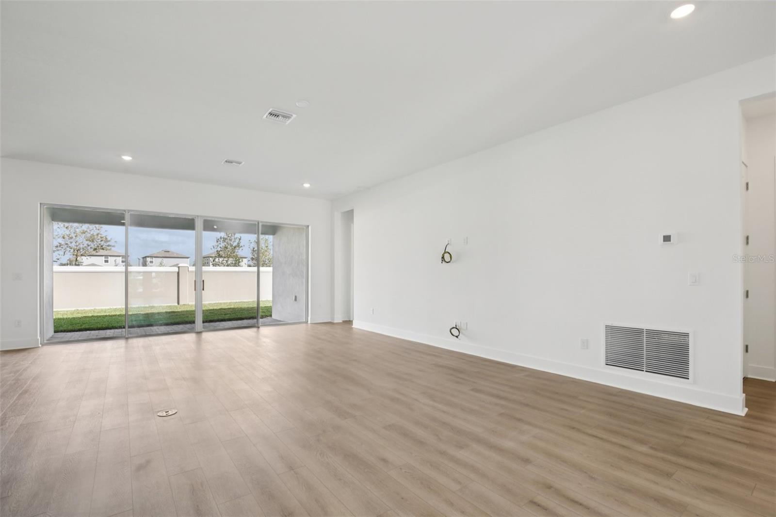 8218 Golden Beach Ct Property Photo 6