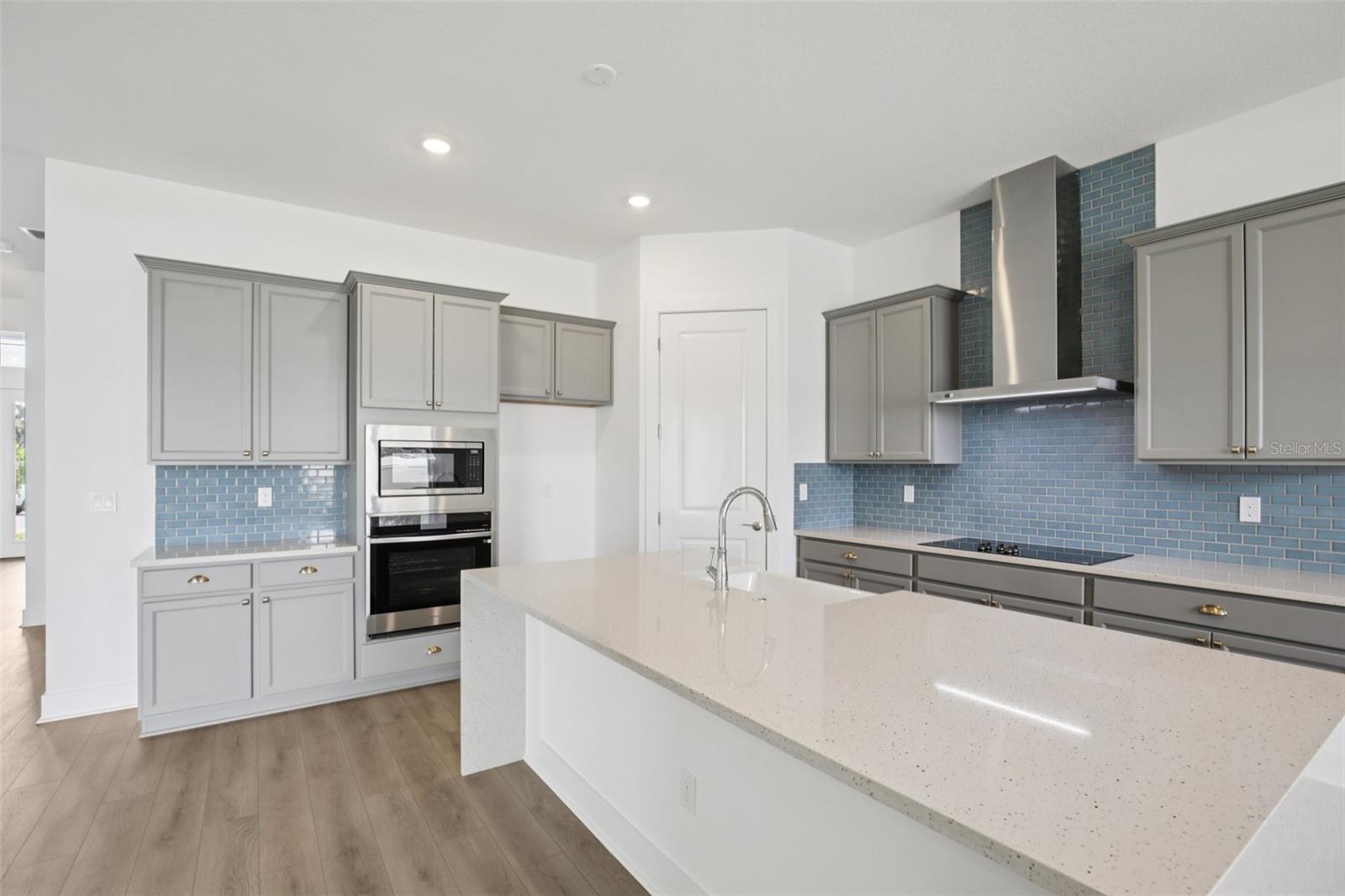 8218 Golden Beach Ct Property Photo 13