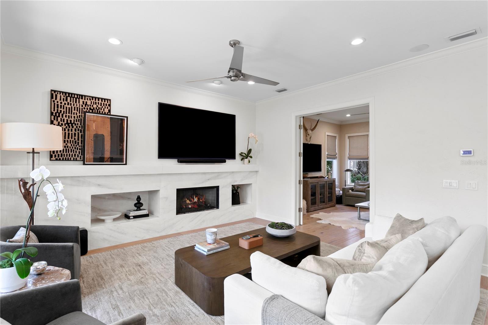 2633 N Dundee St Property Photo 12