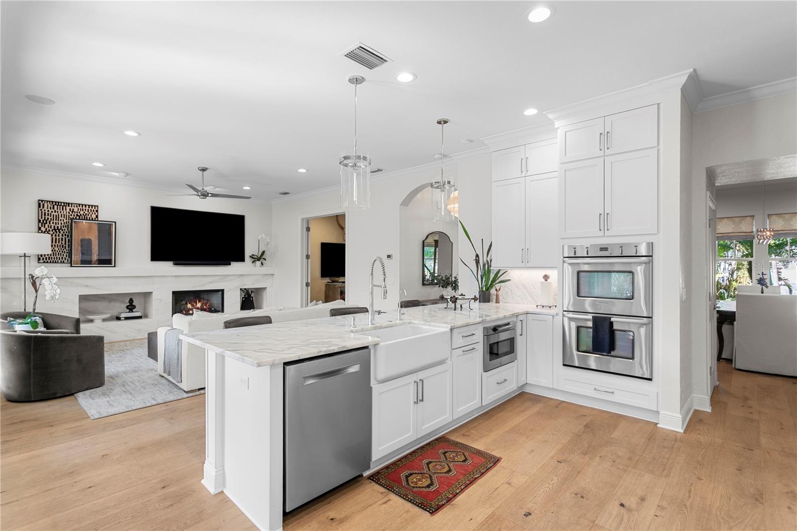 2633 N Dundee St Property Photo 21