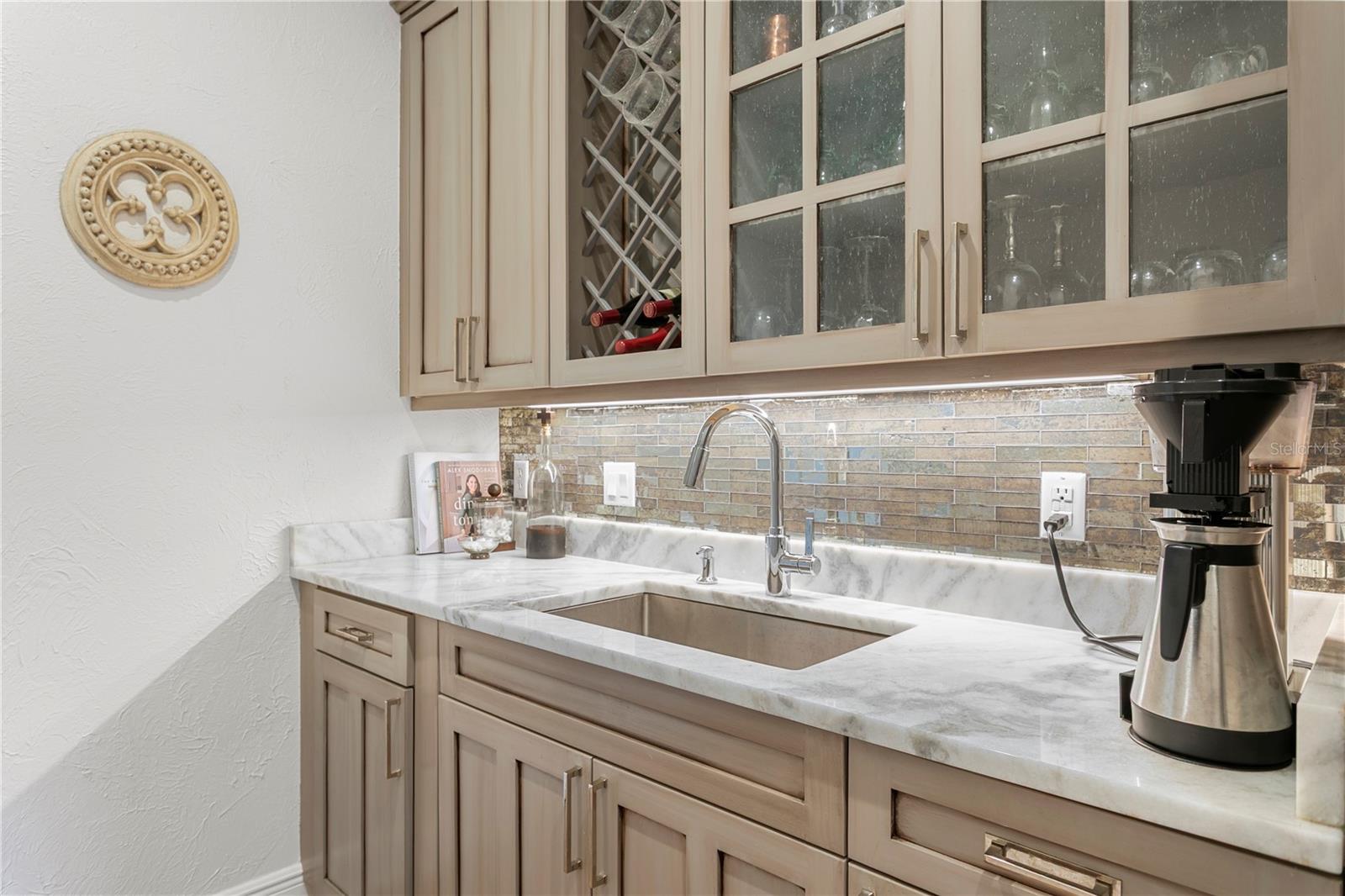 2633 N Dundee St Property Photo 25