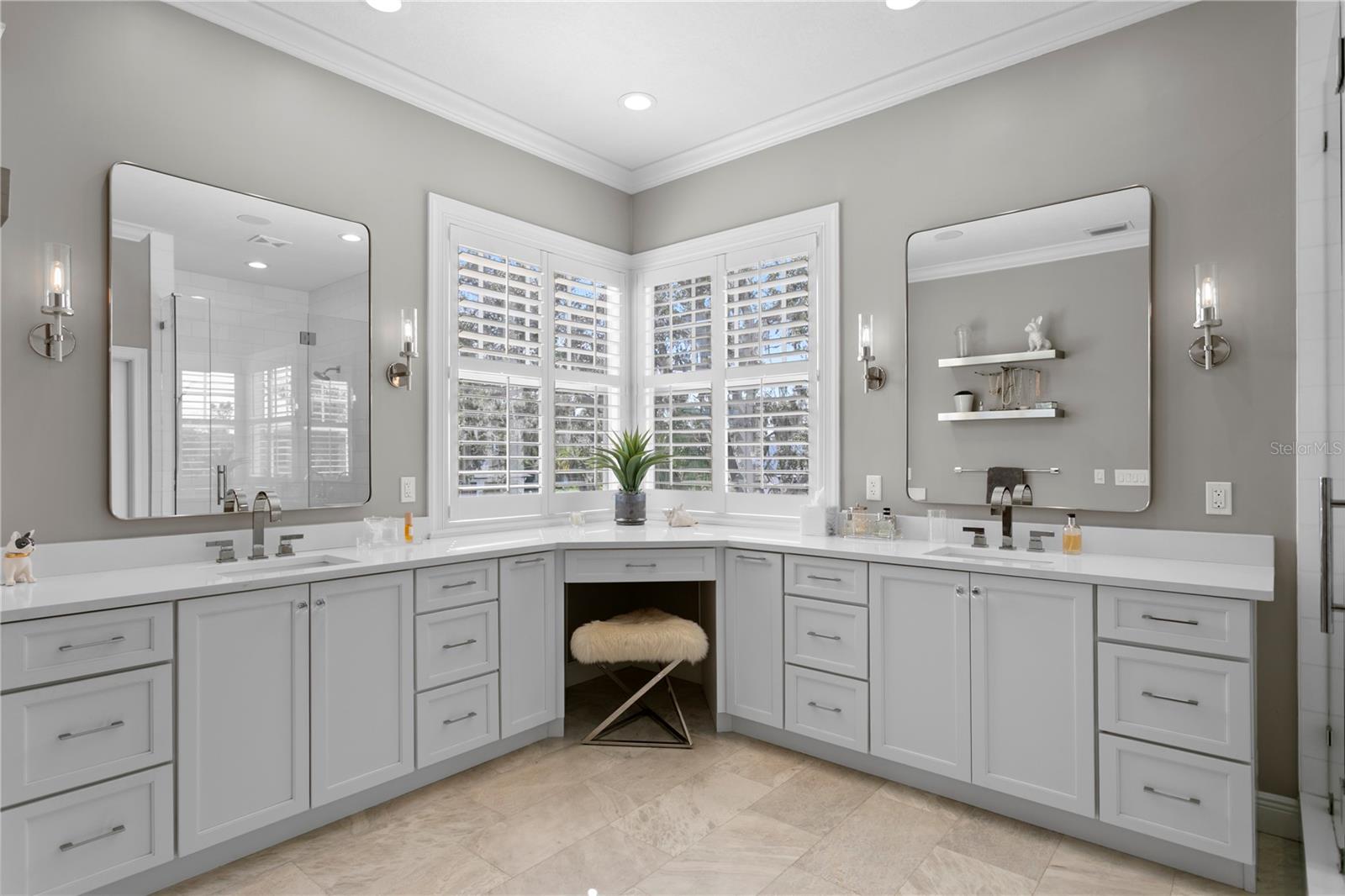 2633 N Dundee St Property Photo 33