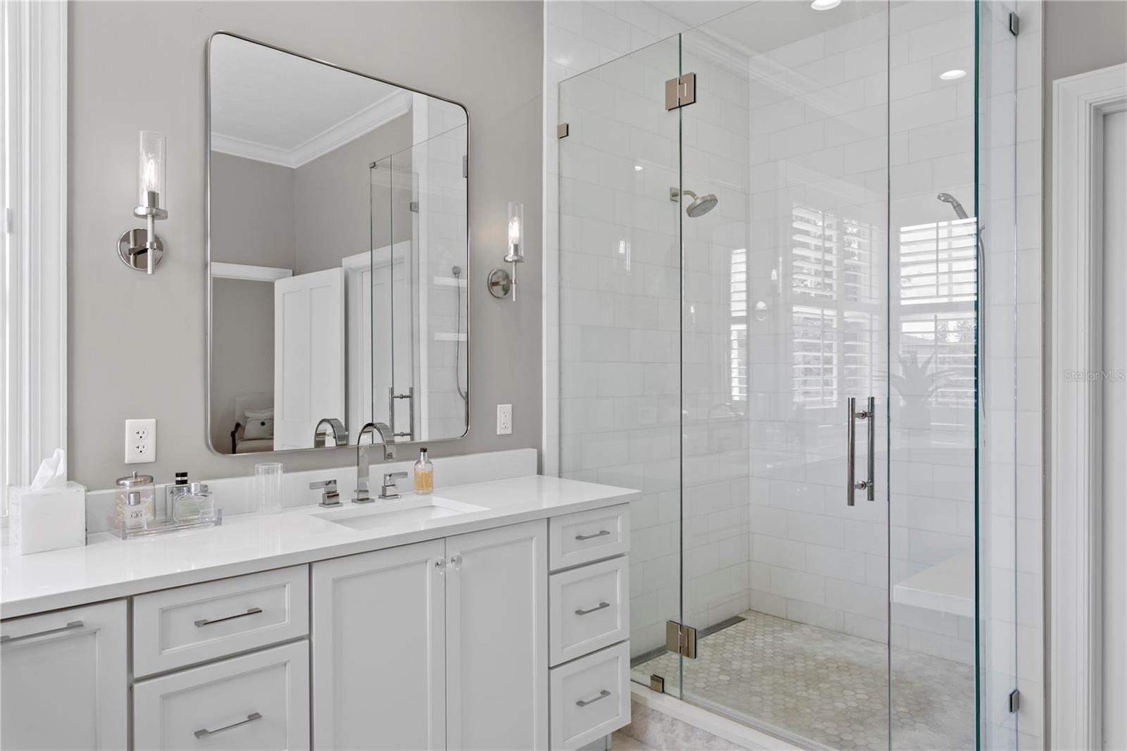 2633 N Dundee St Property Photo 34