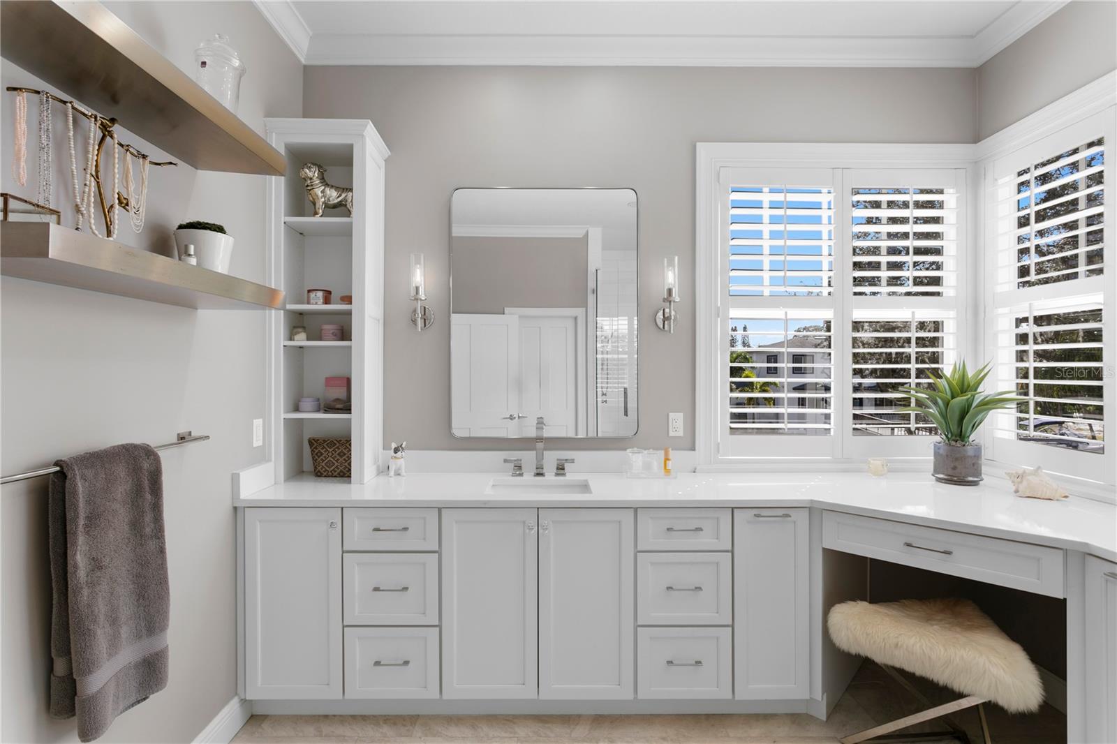 2633 N Dundee St Property Photo 35