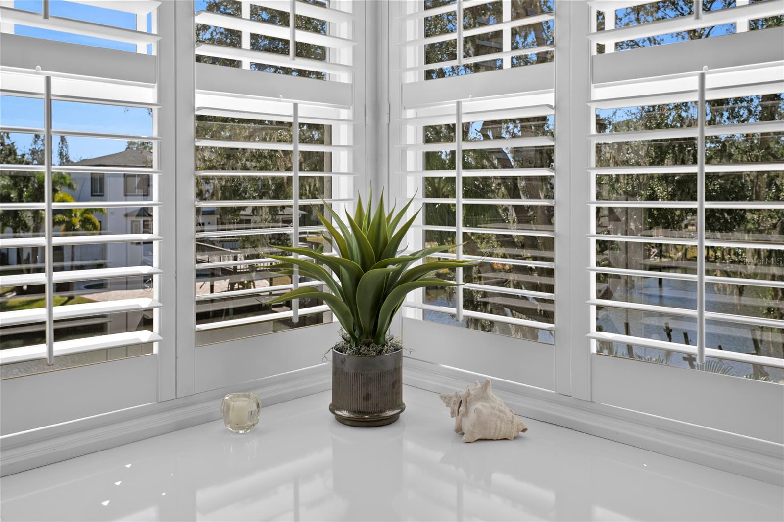 2633 N Dundee St Property Photo 36