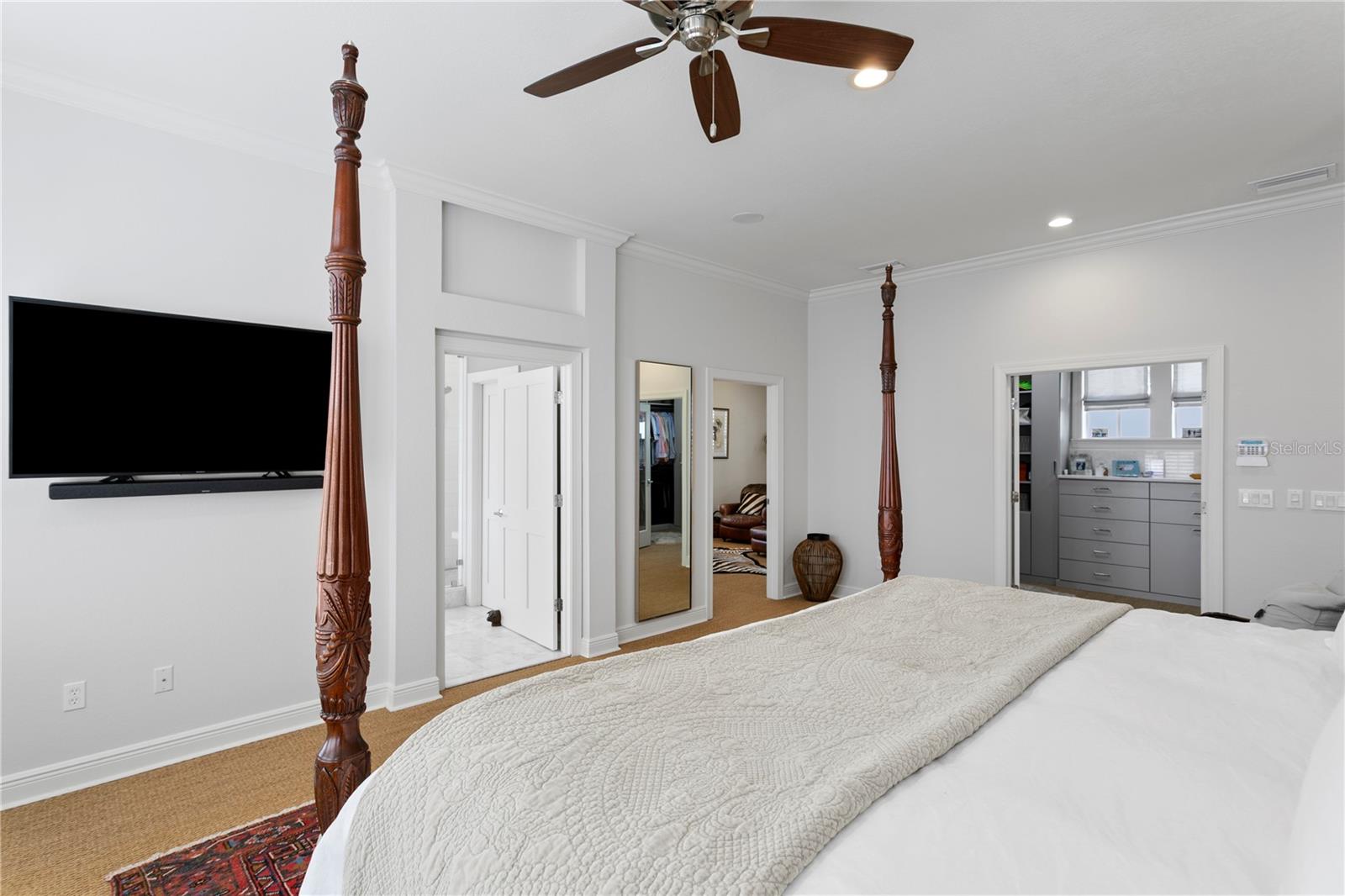 2633 N Dundee St Property Photo 37