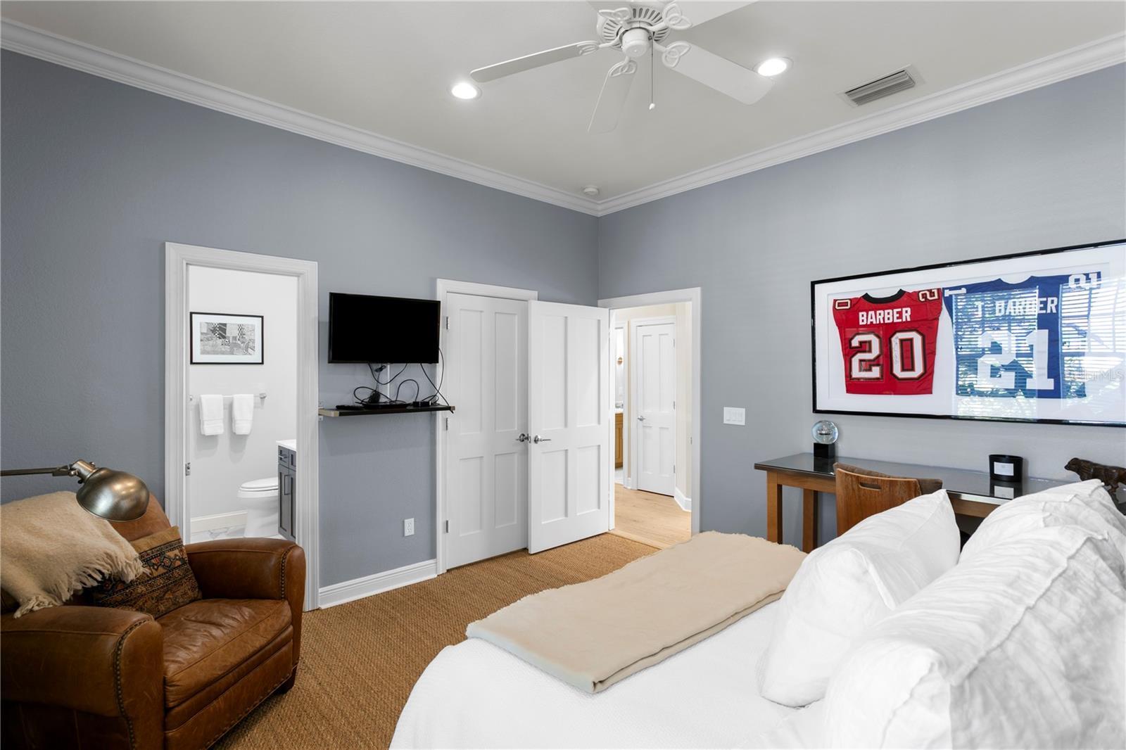 2633 N Dundee St Property Photo 41