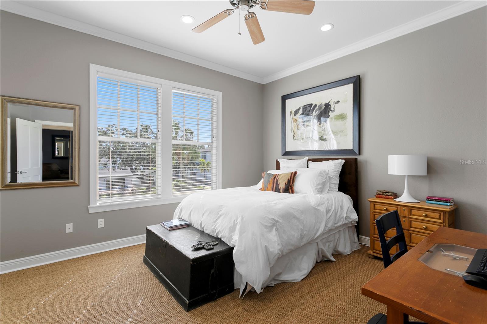 2633 N Dundee St Property Photo 44