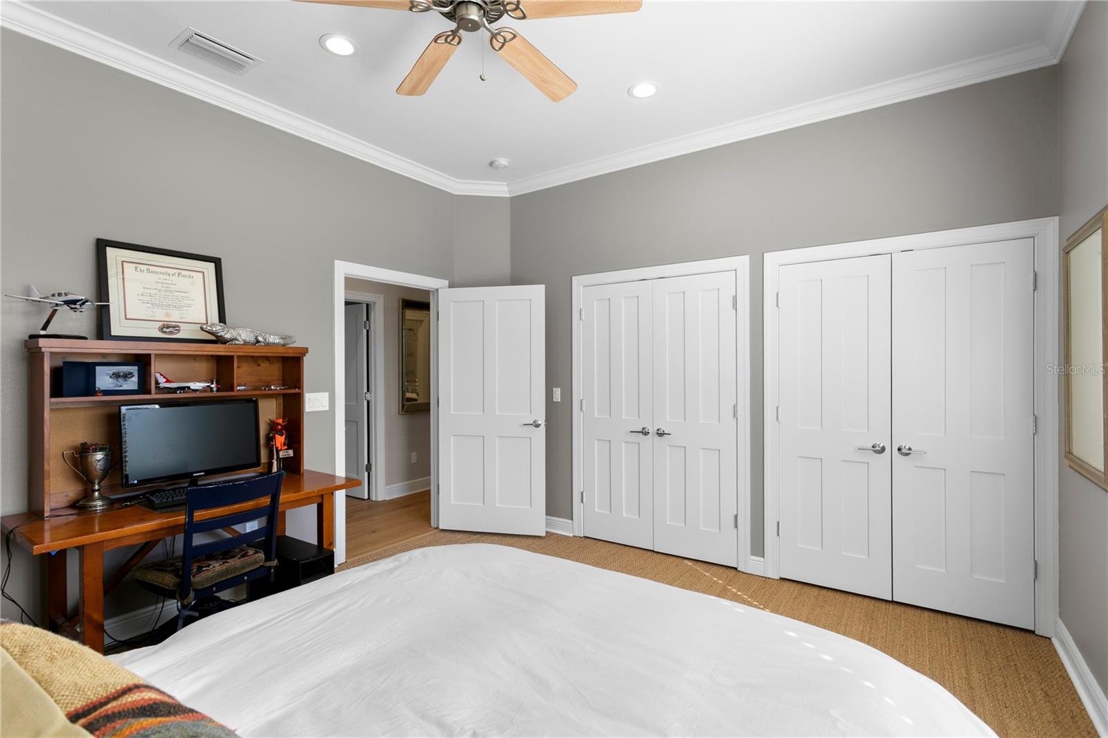 2633 N Dundee St Property Photo 45