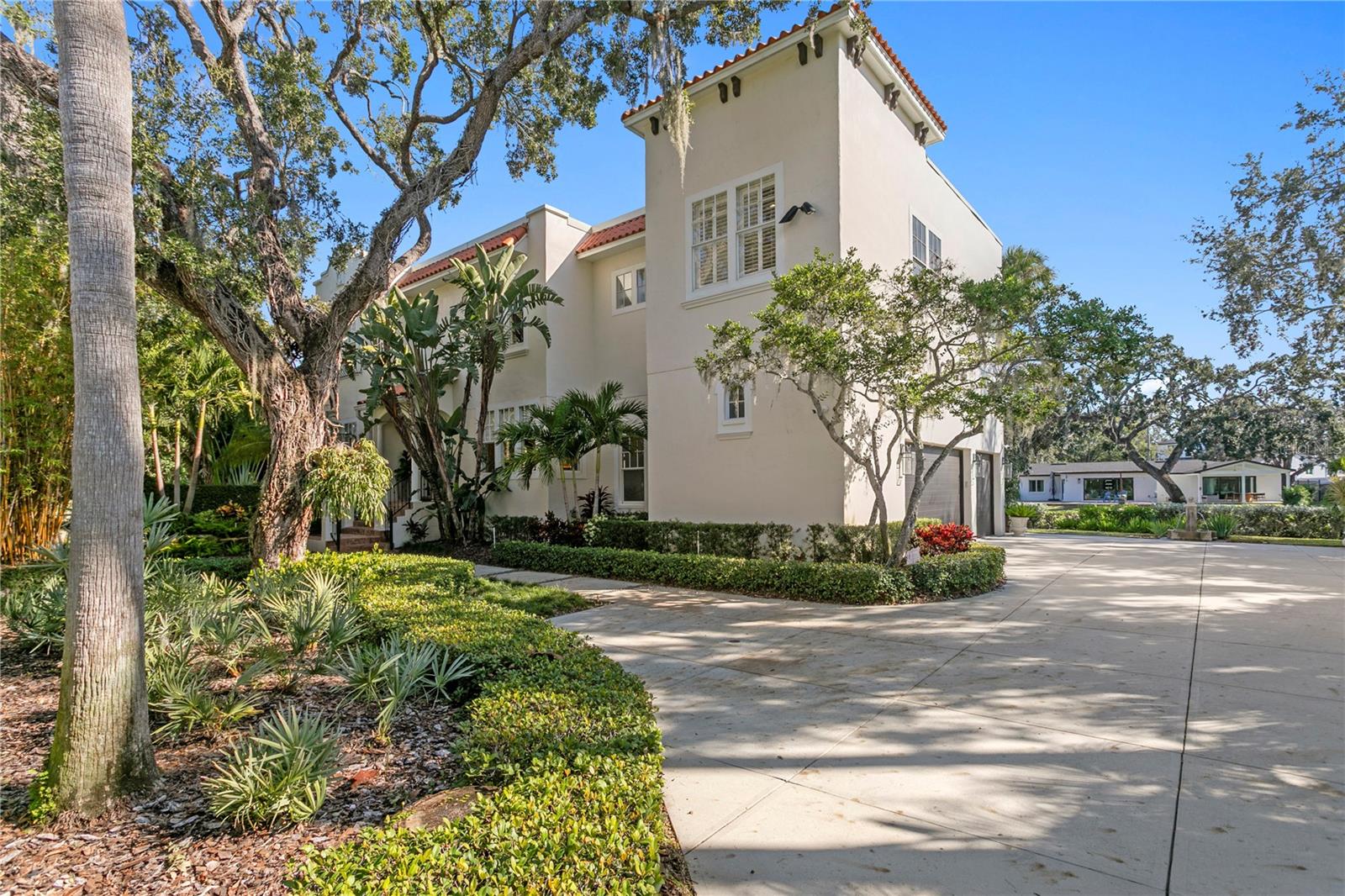 2633 N Dundee St Property Photo 50