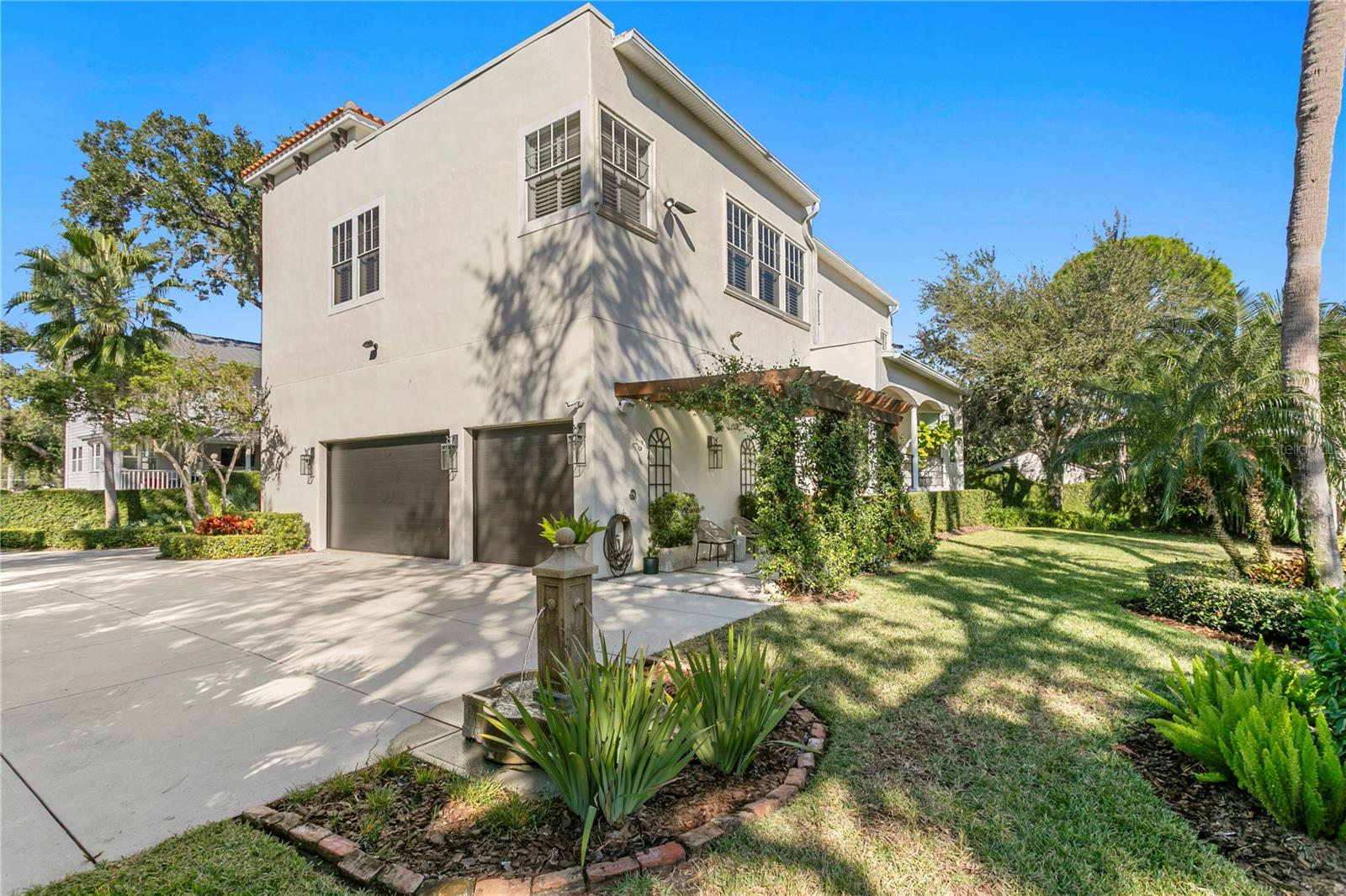 2633 N Dundee St Property Photo 51