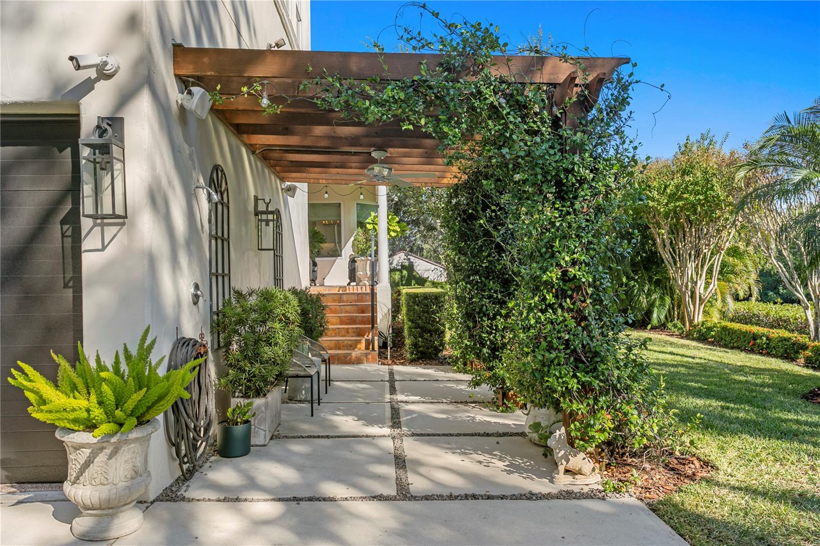 2633 N Dundee St Property Photo 52