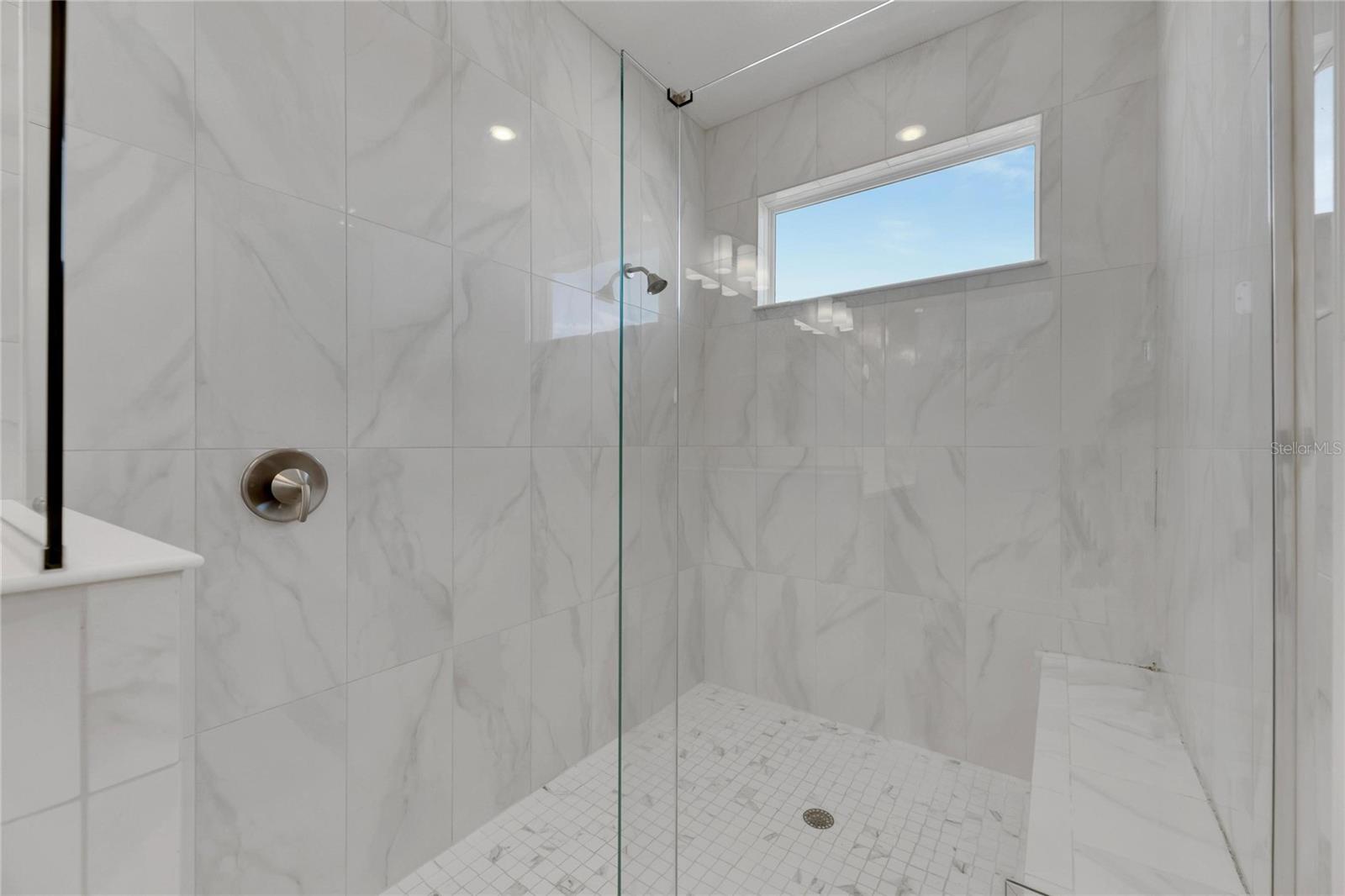 923 Signet Dr Property Photo 3