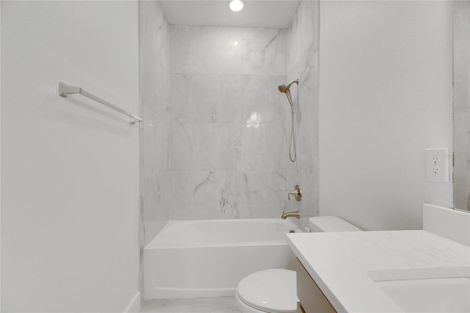 923 Signet Dr Property Photo 40