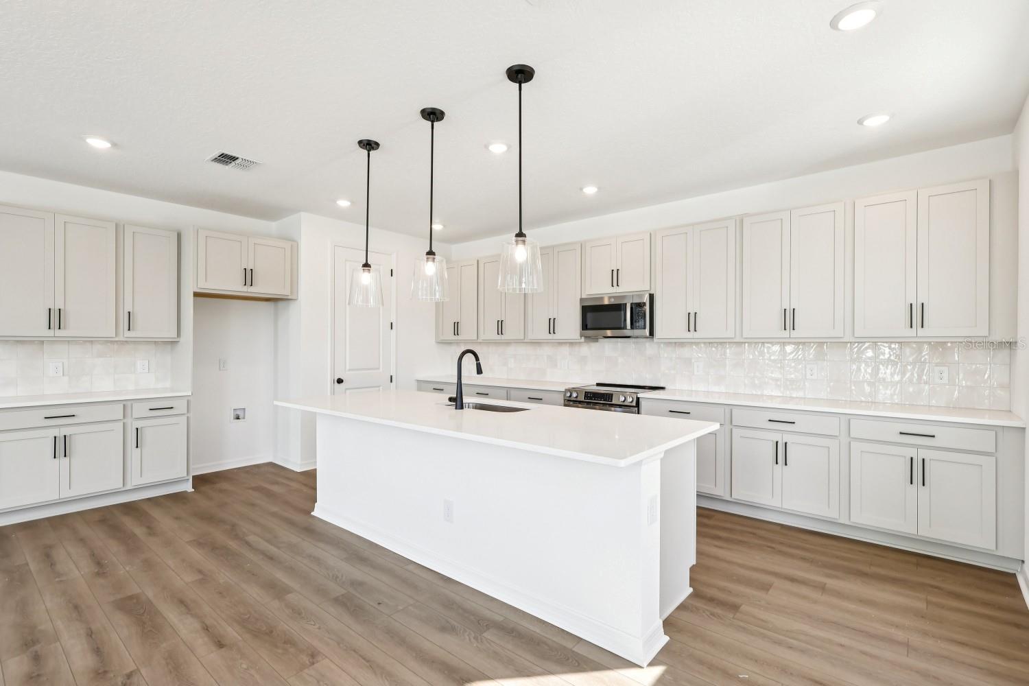 2298 Broadbrook Drive Property Photo 14