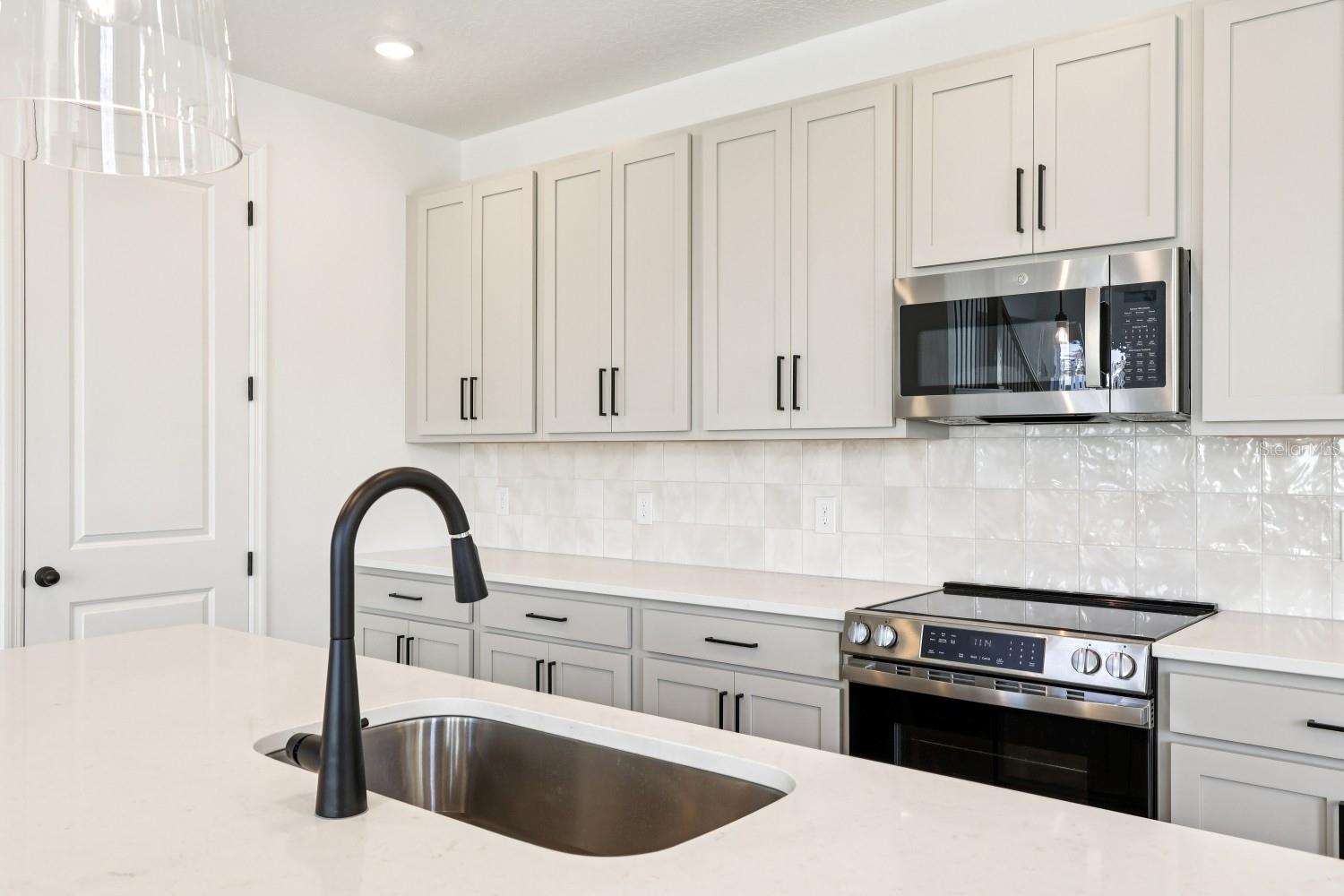 2298 Broadbrook Drive Property Photo 17