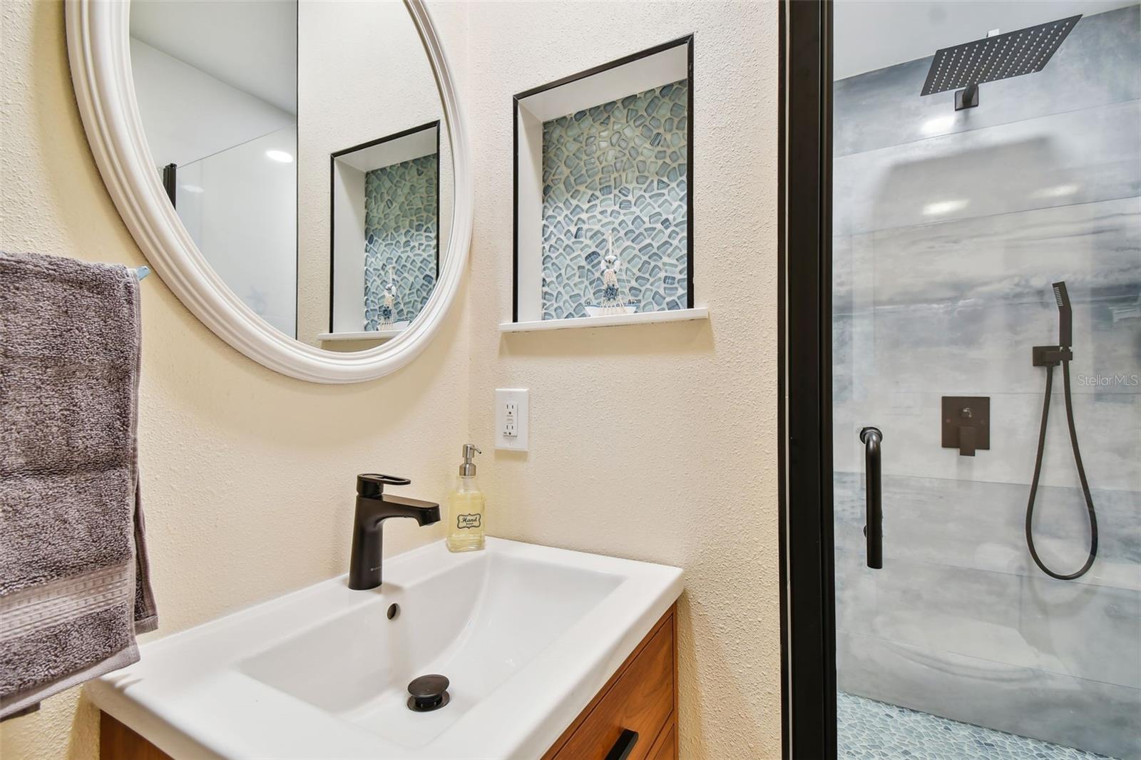 315 Medallion Blvd #e Property Photo 27