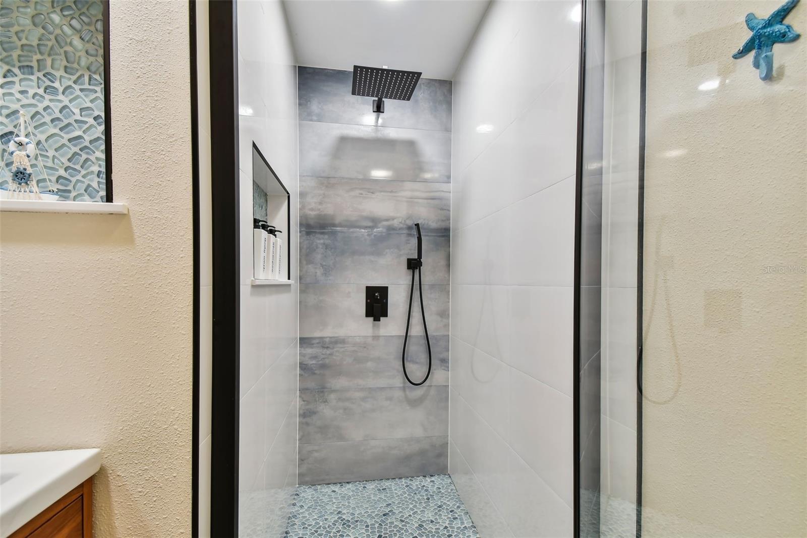 315 Medallion Blvd #e Property Photo 28