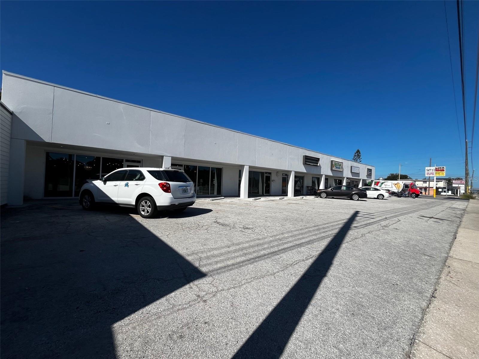 6020 Seminole Blvd Property Photo 4