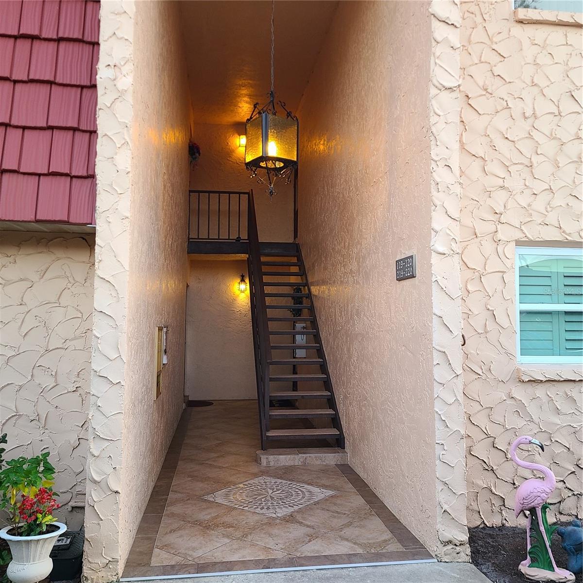 220 Buttonwood Cir #220 Property Photo 2