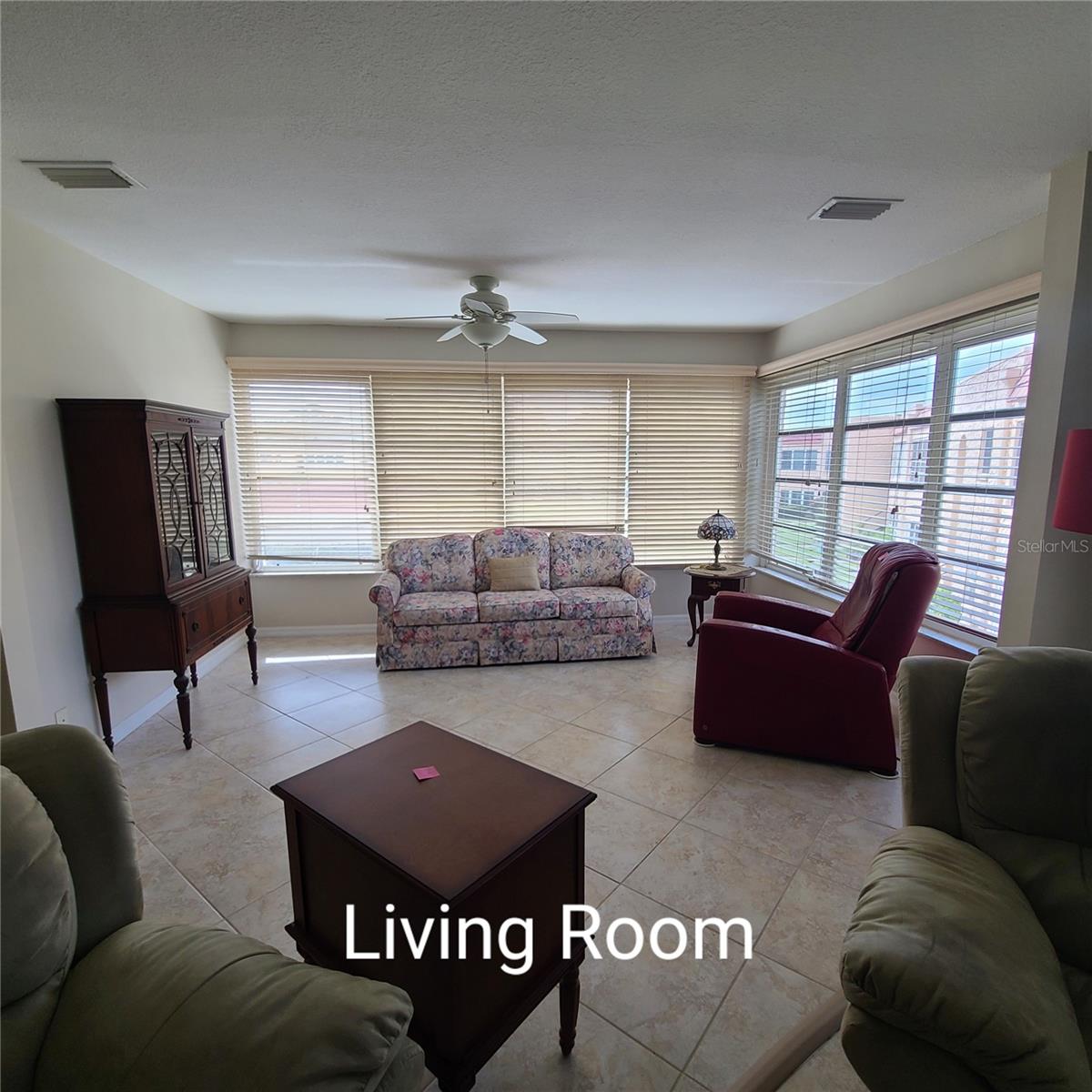 220 Buttonwood Cir #220 Property Photo 9