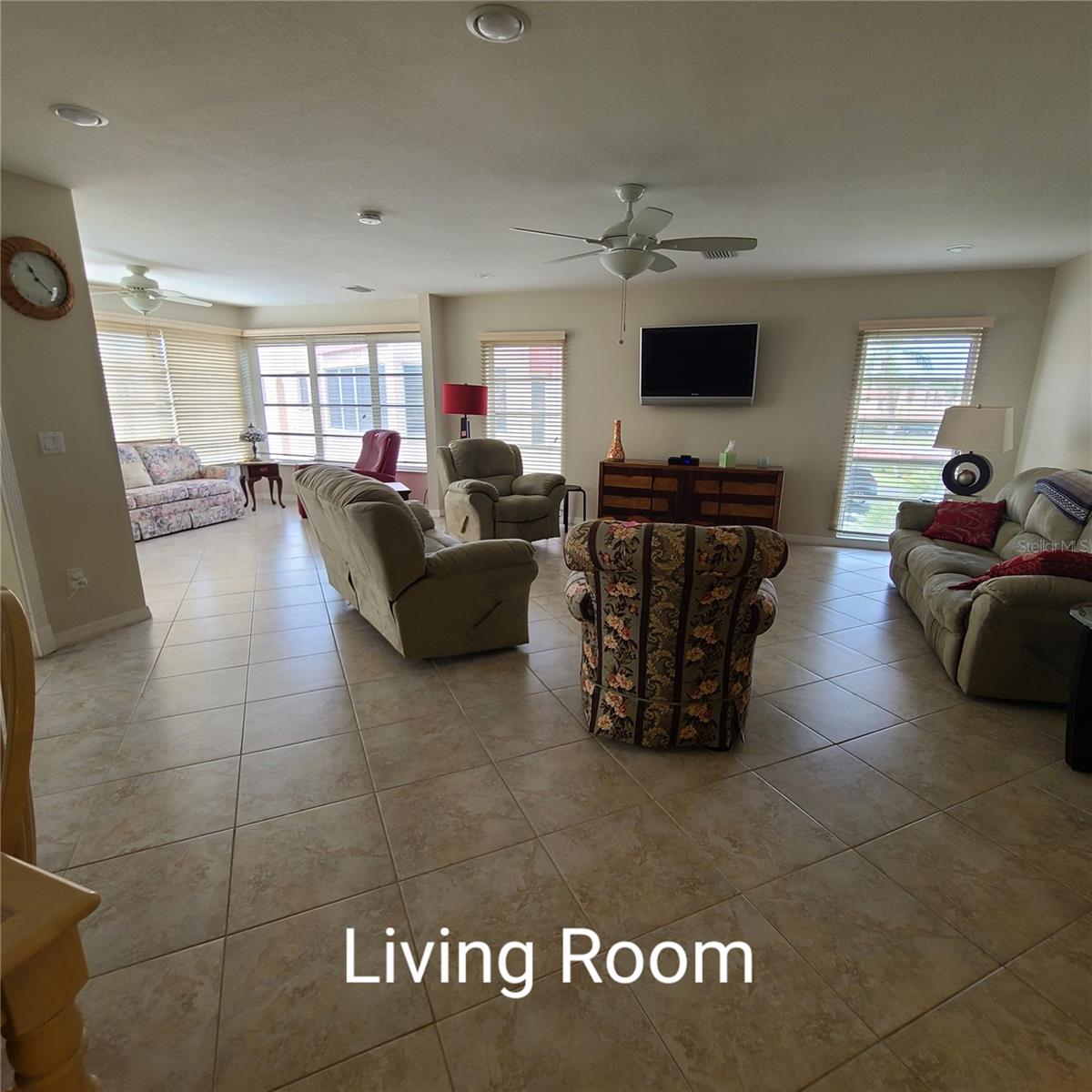 220 Buttonwood Cir #220 Property Photo 10