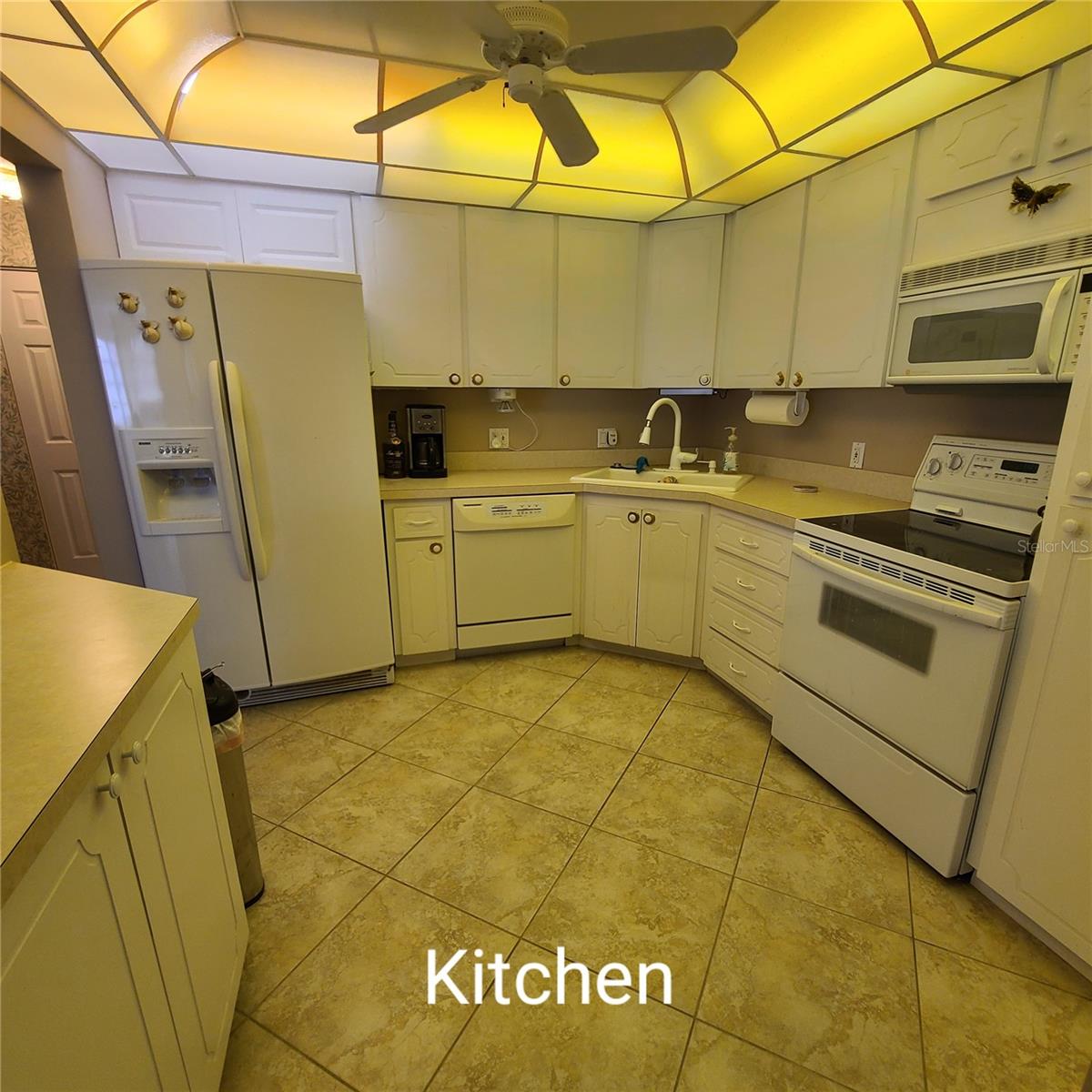 220 Buttonwood Cir #220 Property Photo 16