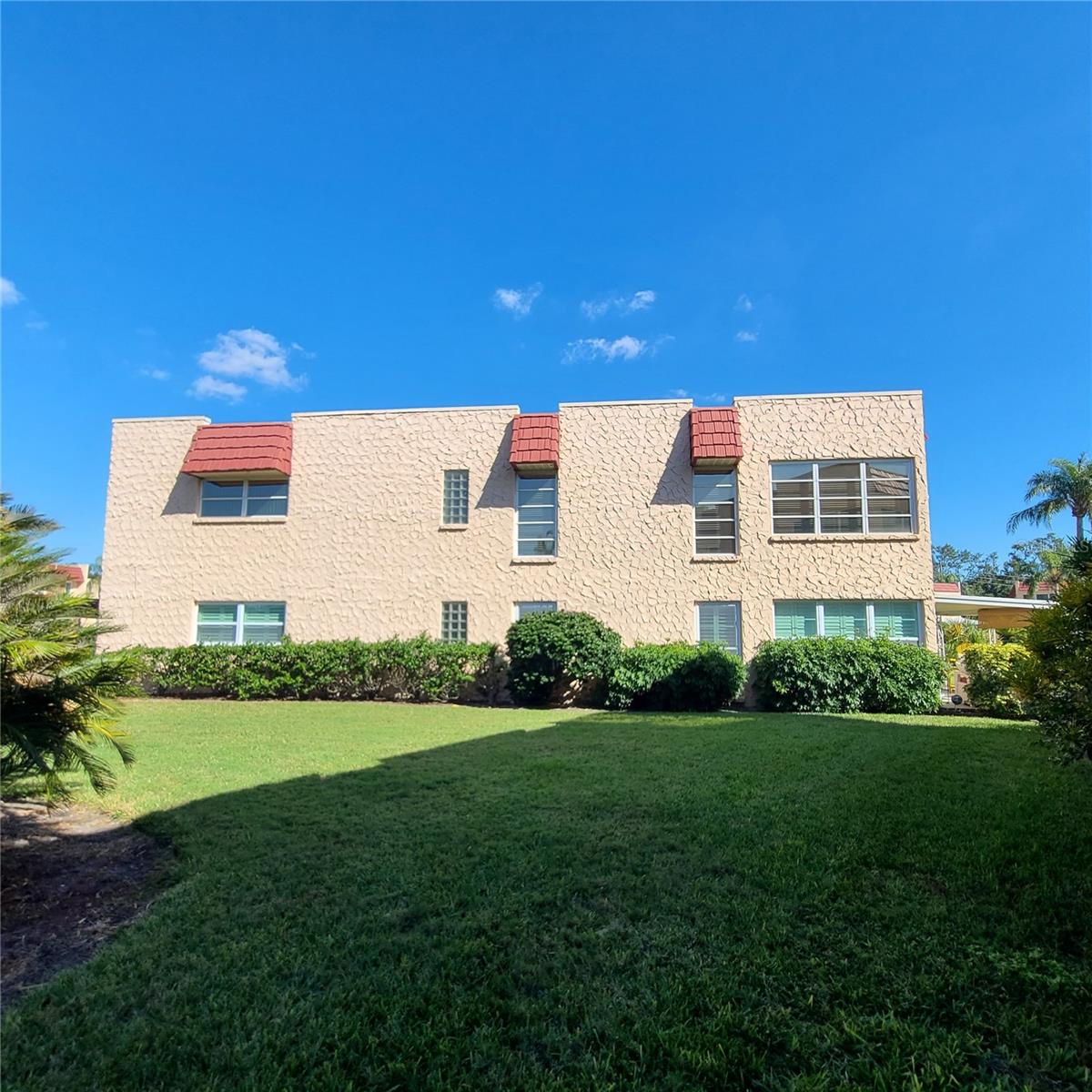 220 Buttonwood Cir #220 Property Photo 49